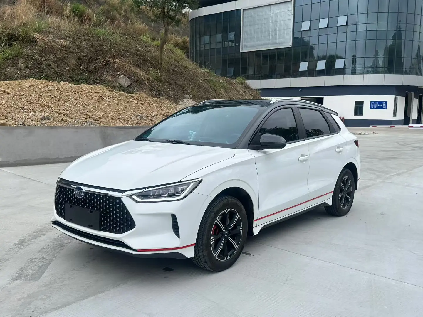 BYD e2  из Китая