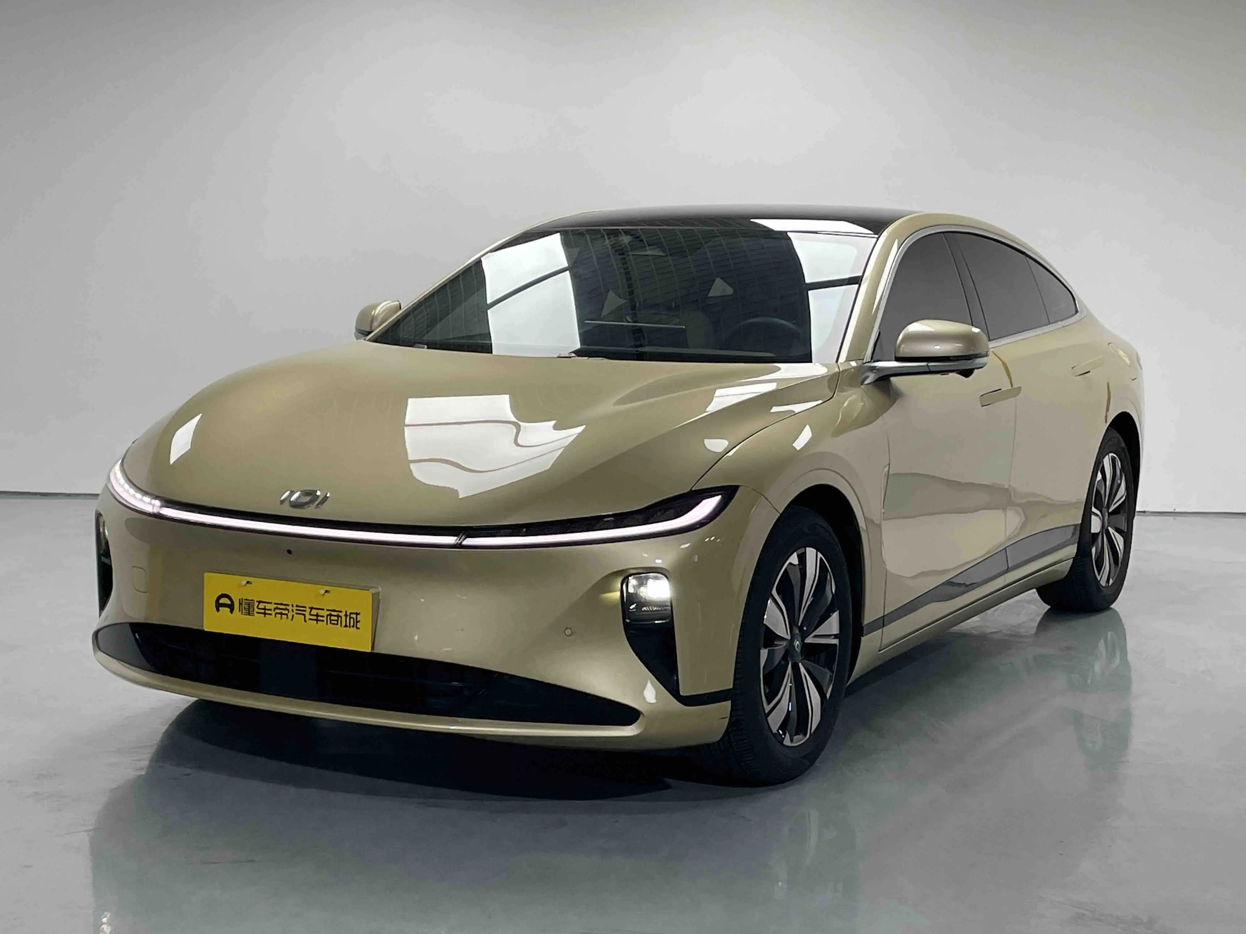 Changan Qiyuan A07  из Китая