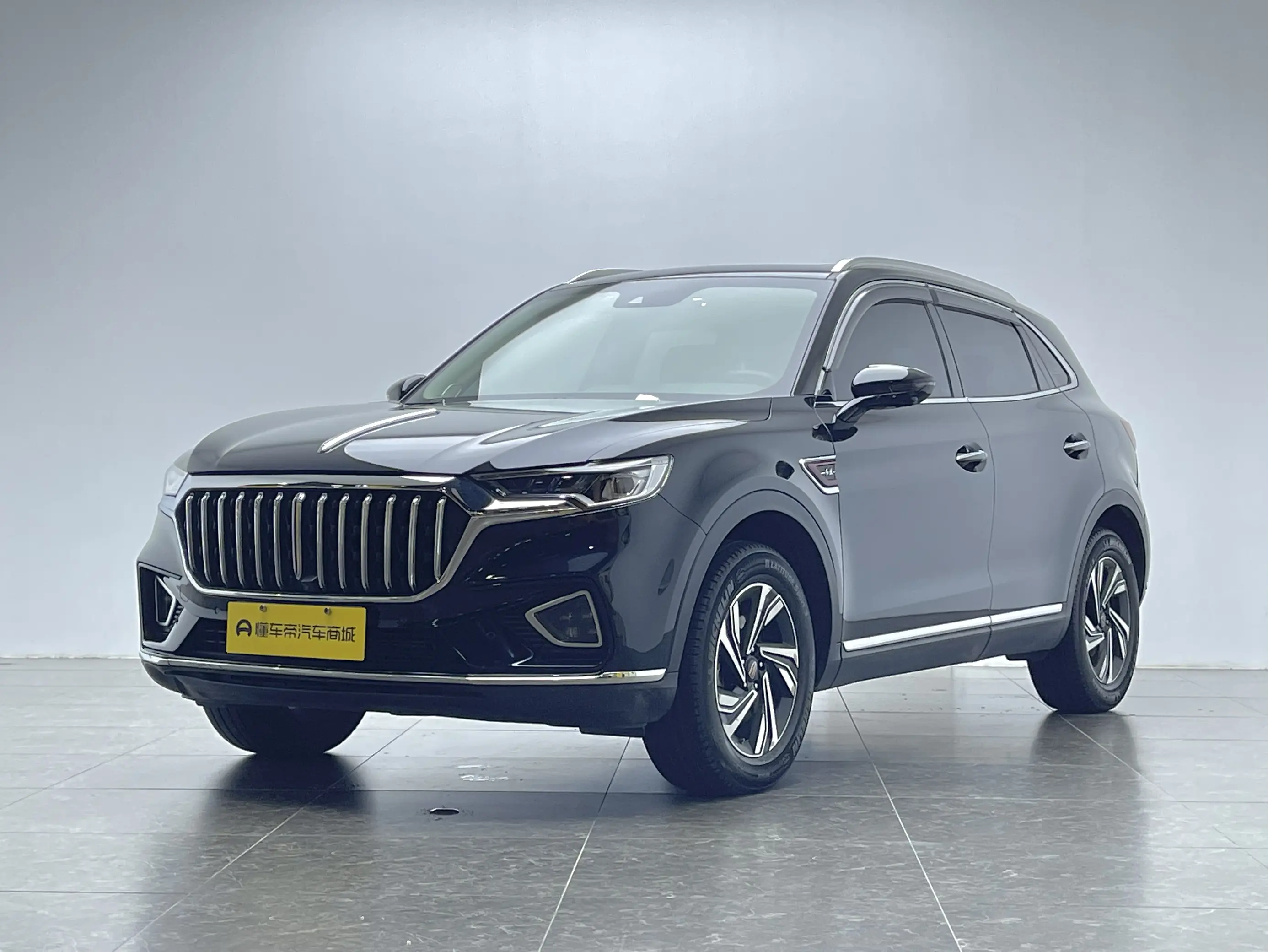 Hongqi HS5  из Китая