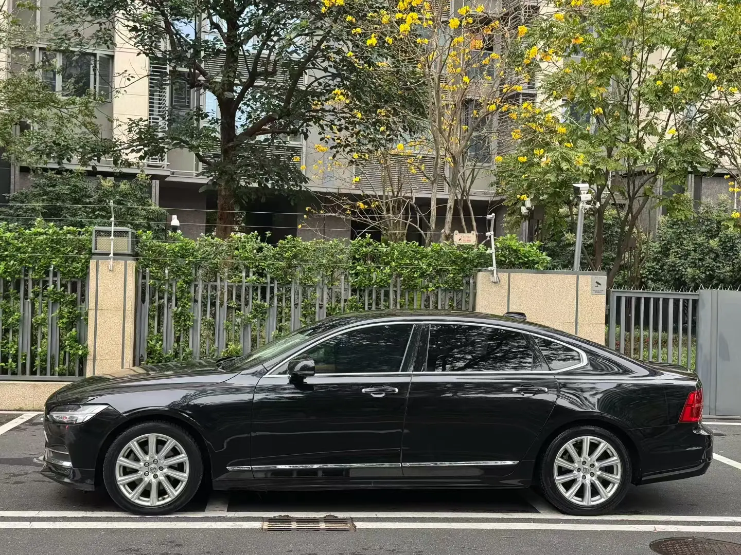 Volvo S90