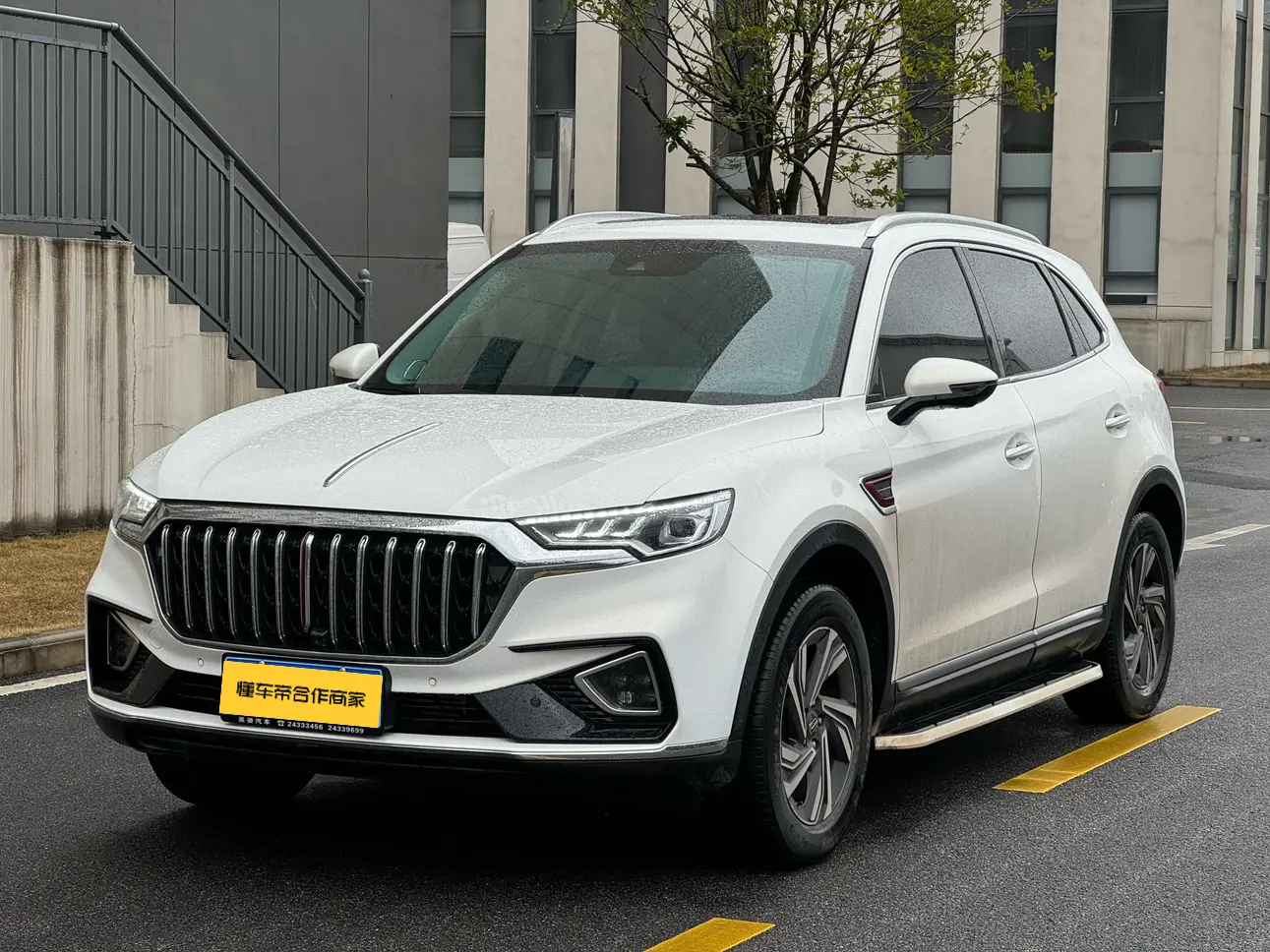 Hongqi HS5  из Китая