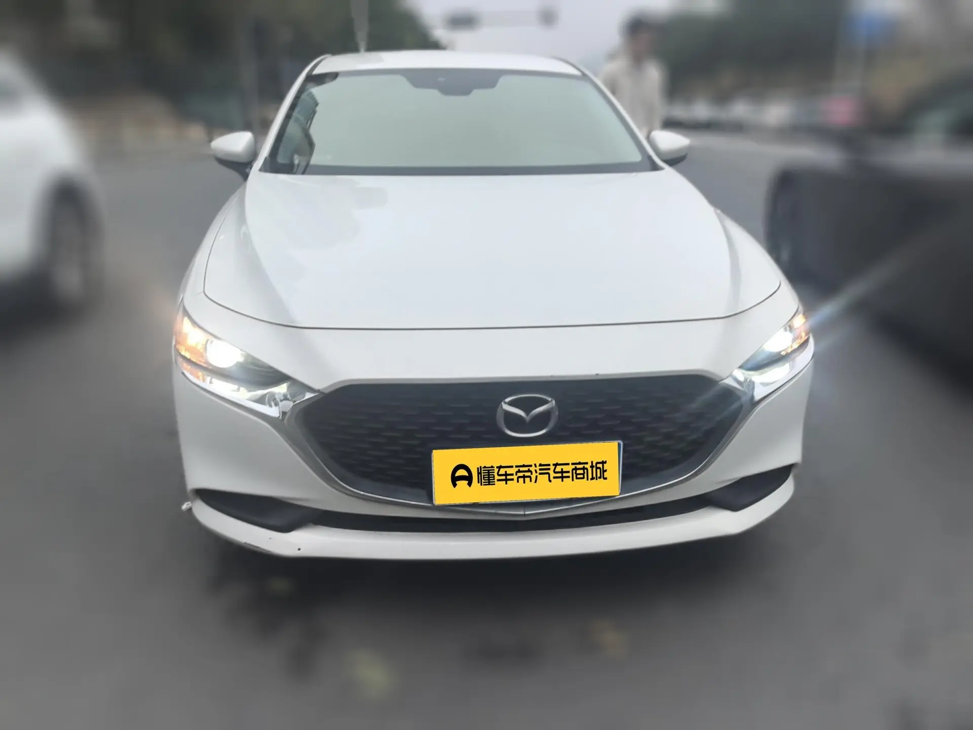 Mazda Axela (Mazda3)  из Китая