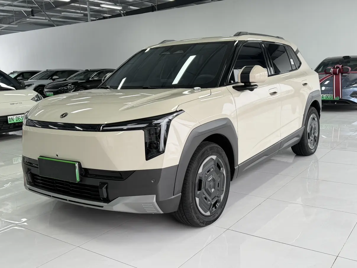 Dongfeng Nano 06  из Китая