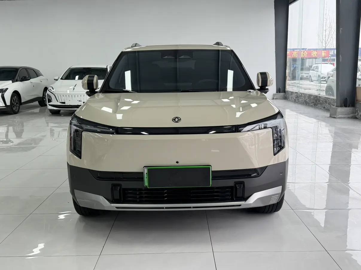 Dongfeng Nano 06  из Китая