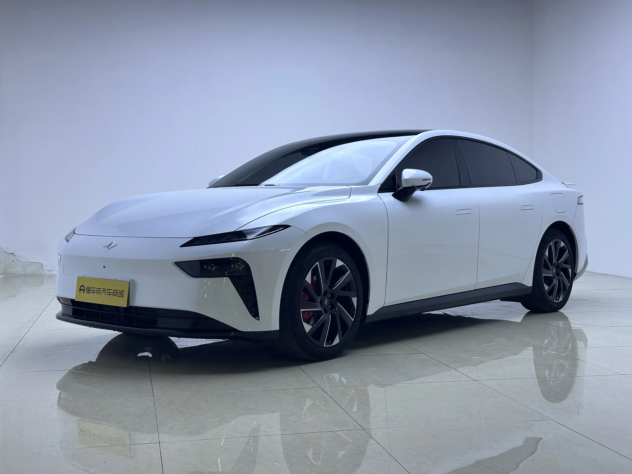 Dongfeng Eπ007  из Китая