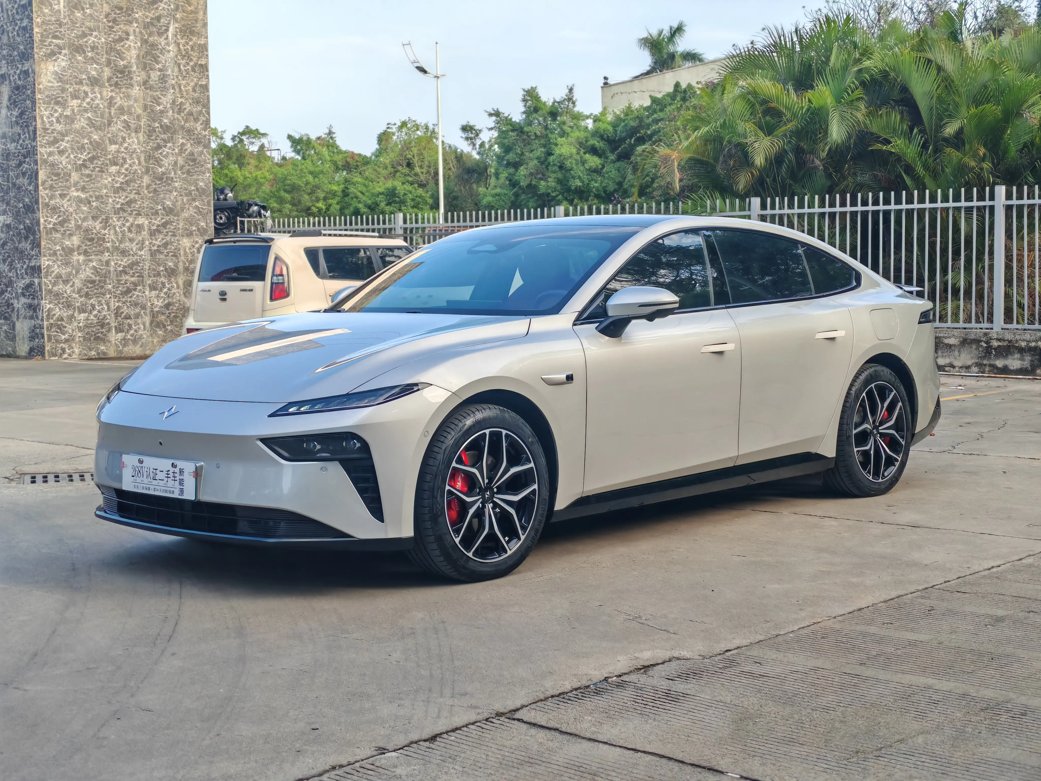 Dongfeng Eπ007  из Китая