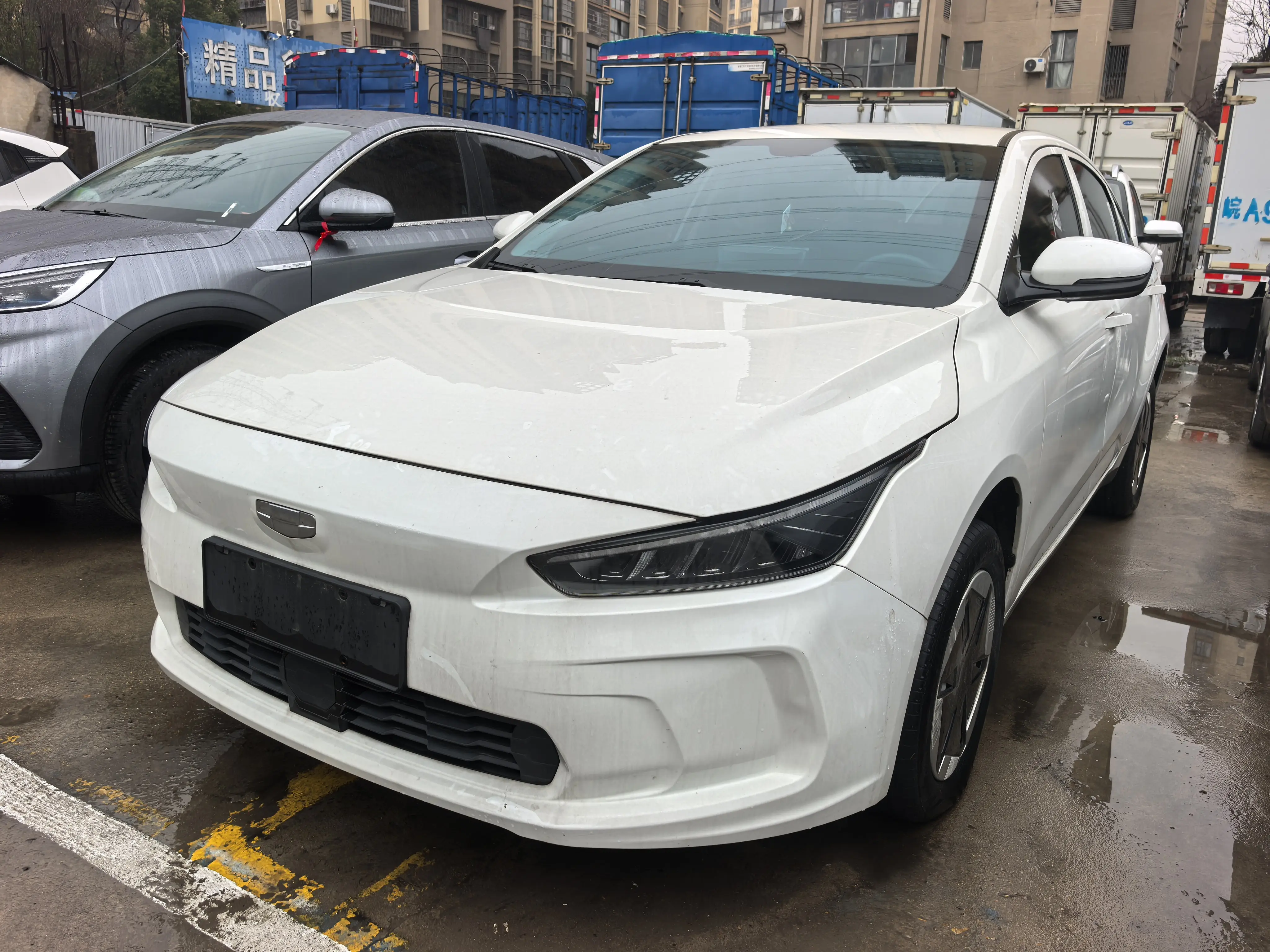 Geely Geometry A  из Китая