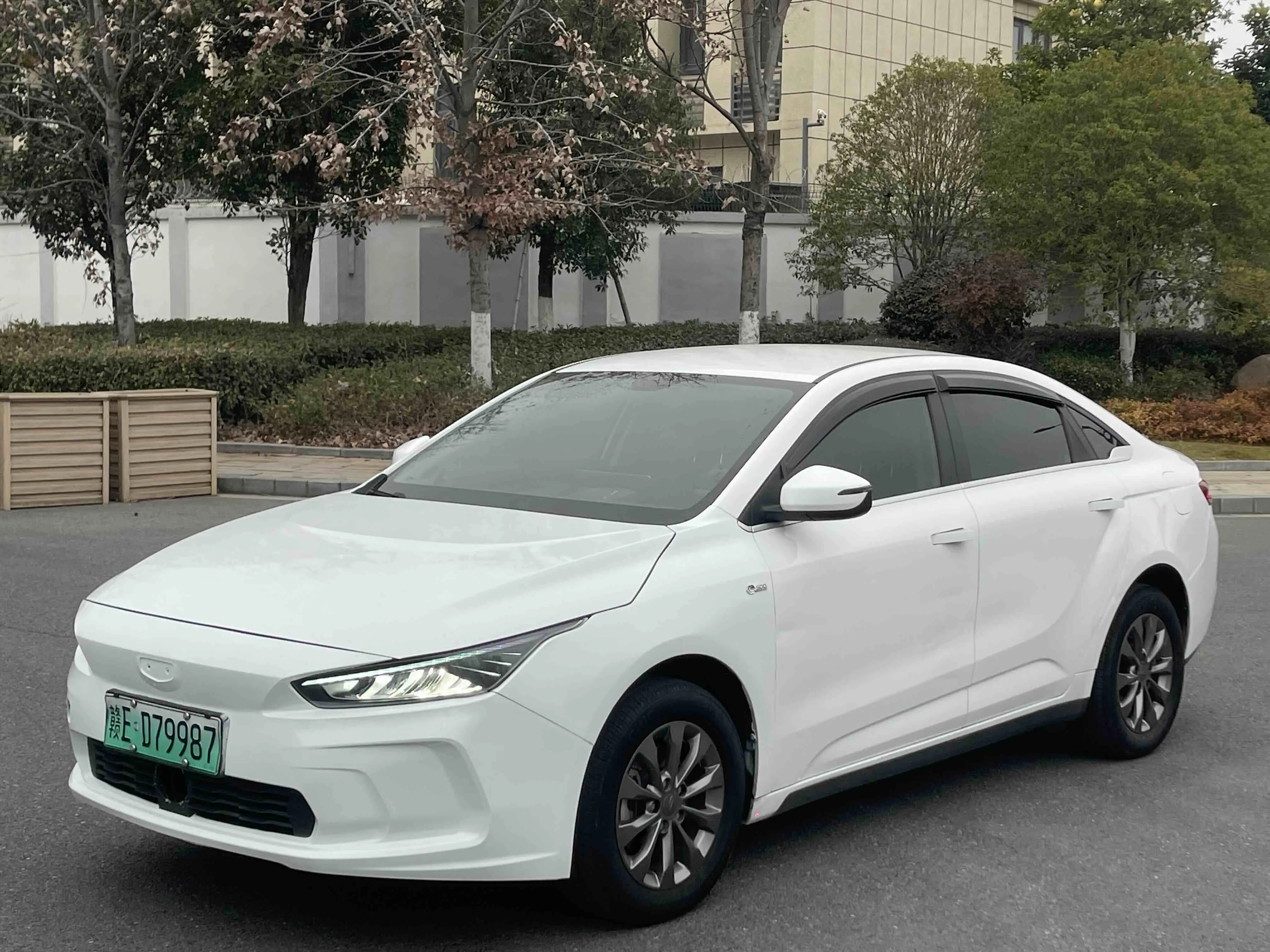 Geely Geometry A  из Китая