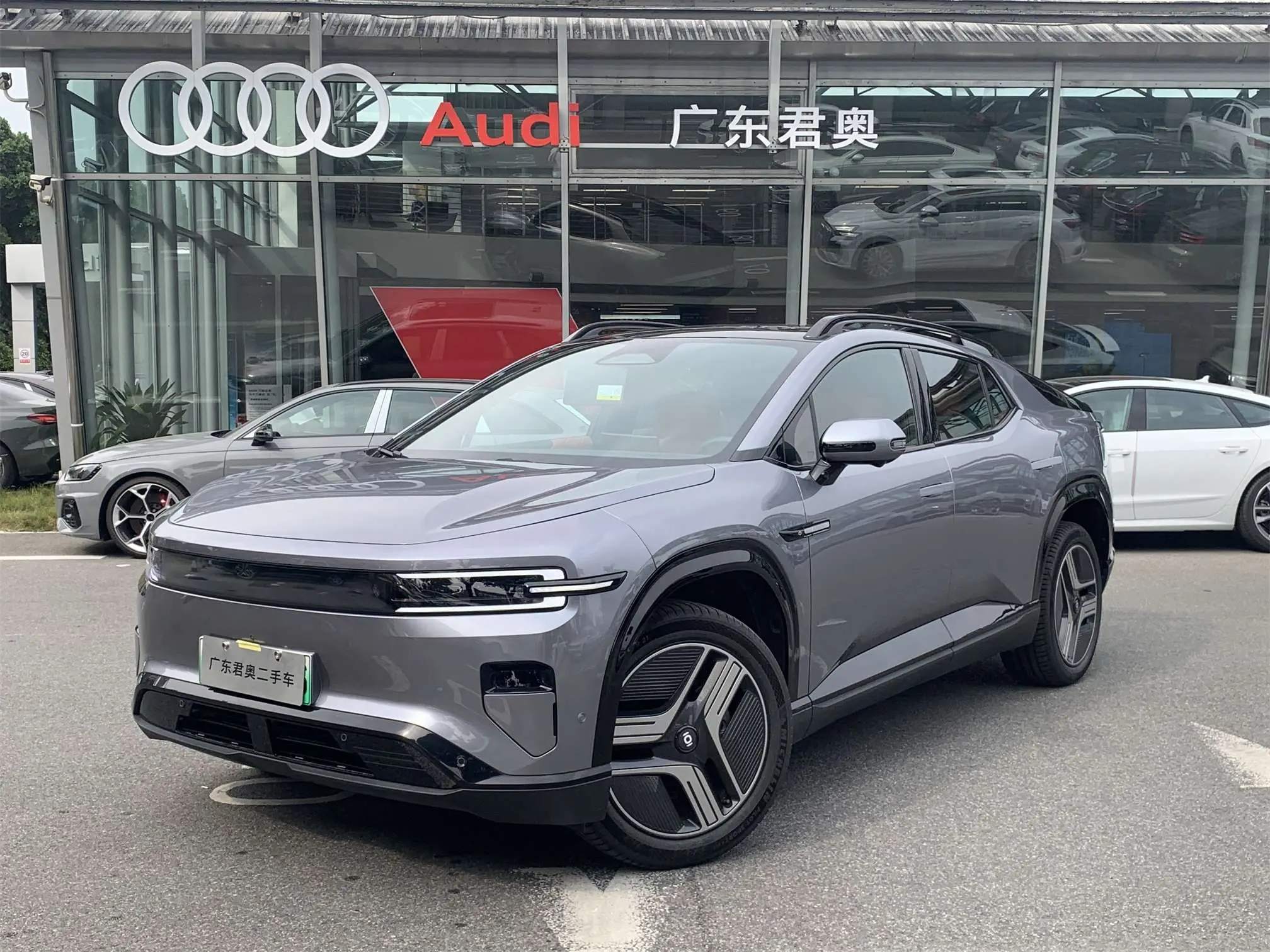 Changan Qiyuan E07  из Китая