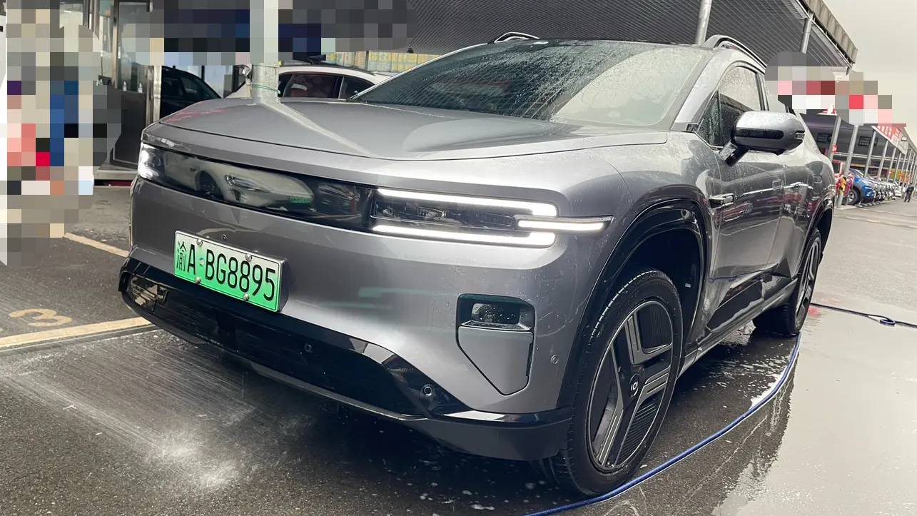 Changan Qiyuan E07  из Китая