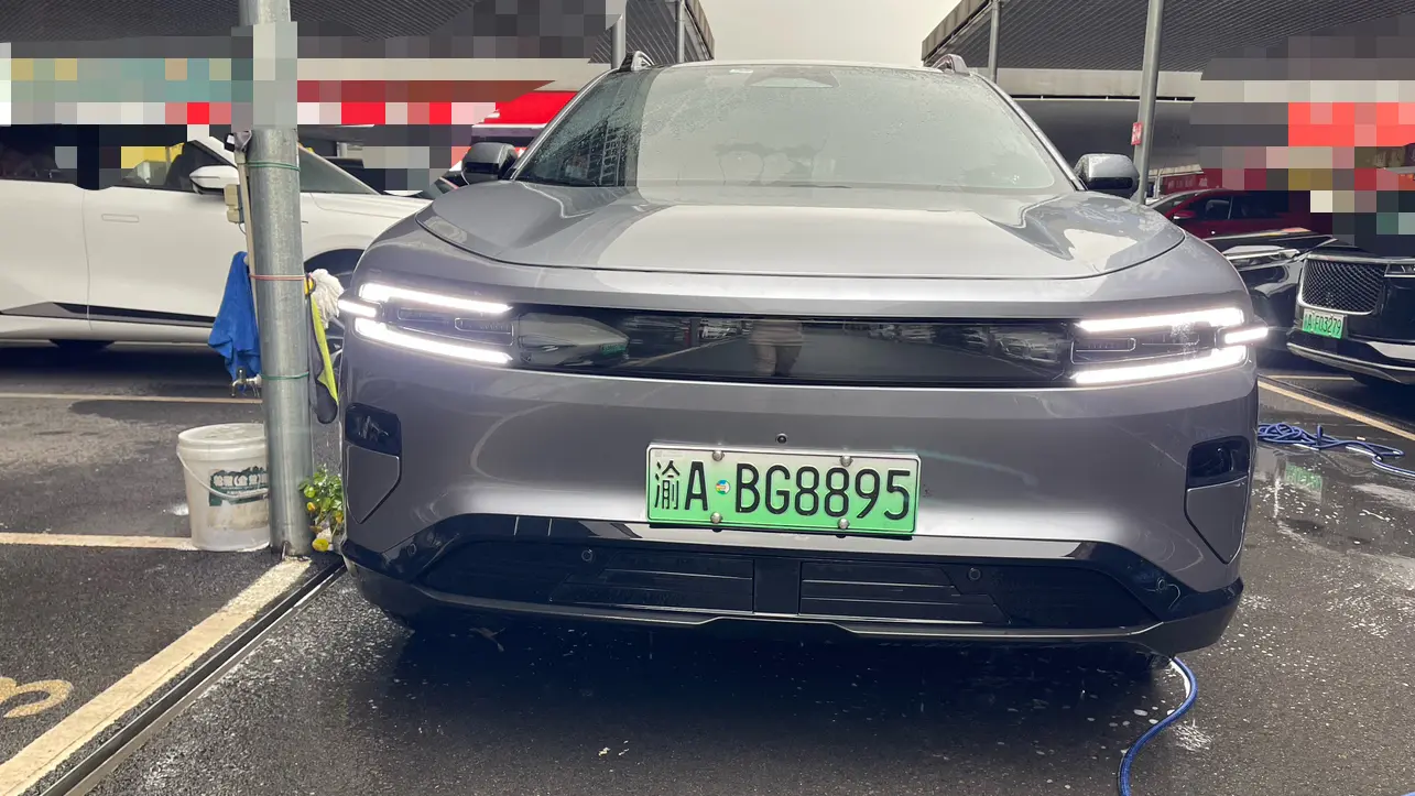 Changan Qiyuan E07  из Китая