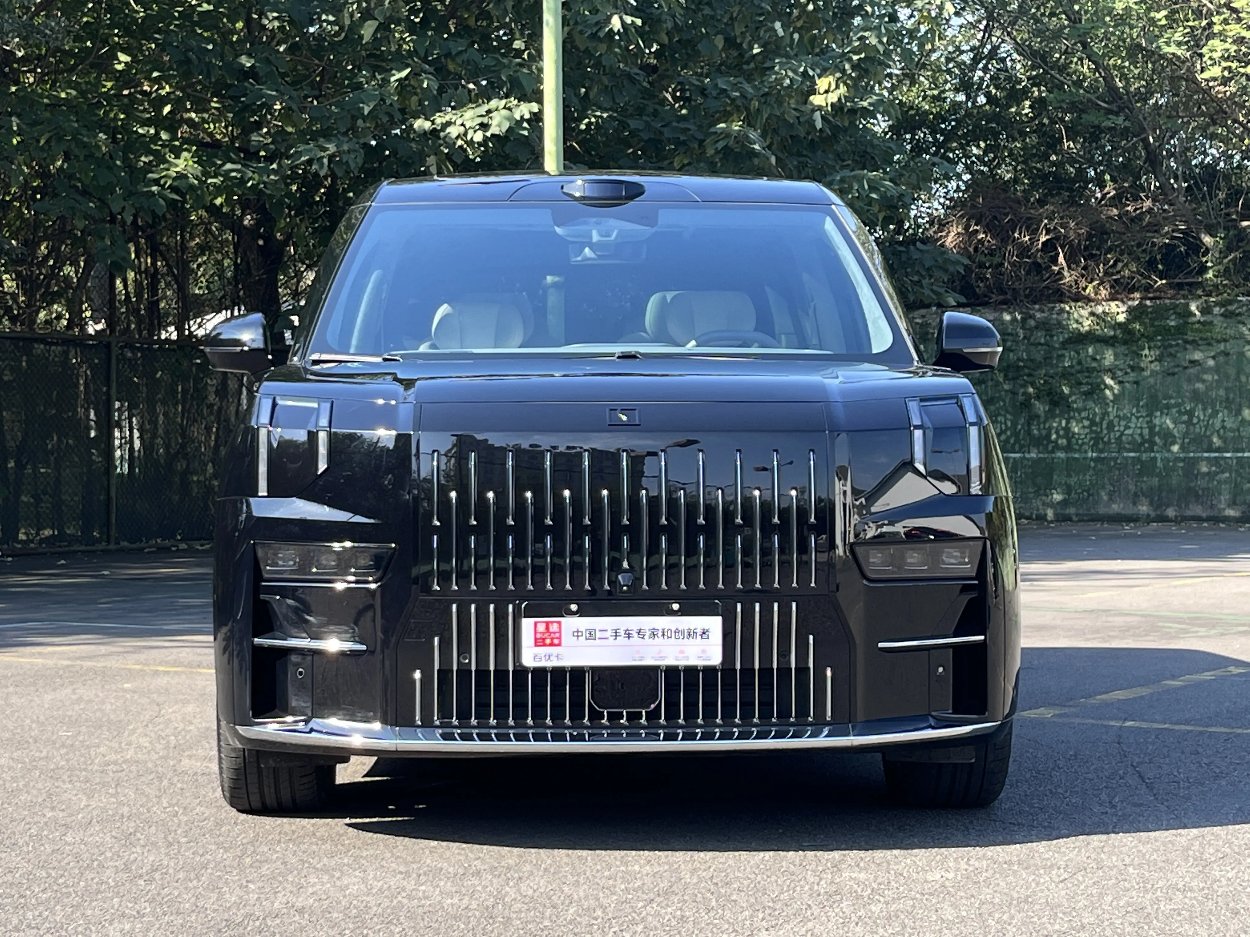 ZEEKR 009  из Китая