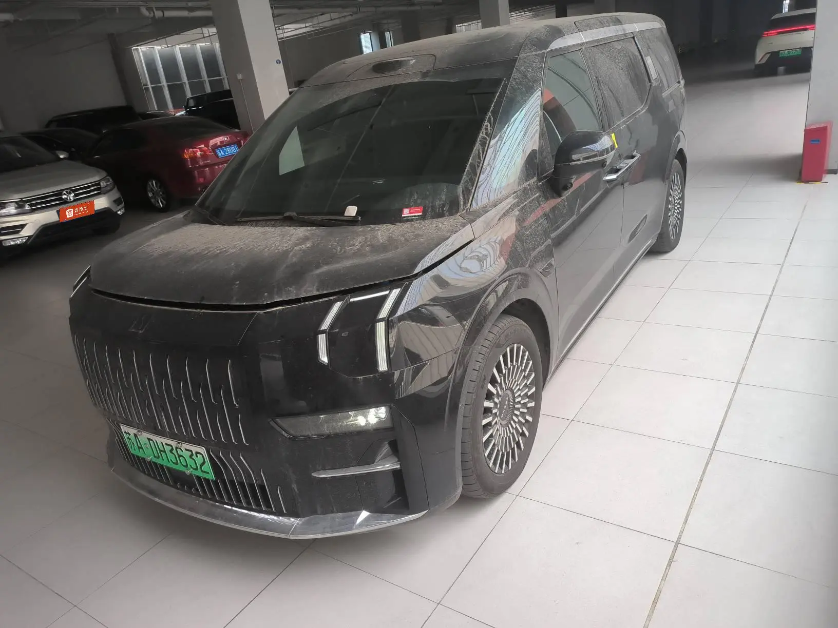 ZEEKR 009  из Китая