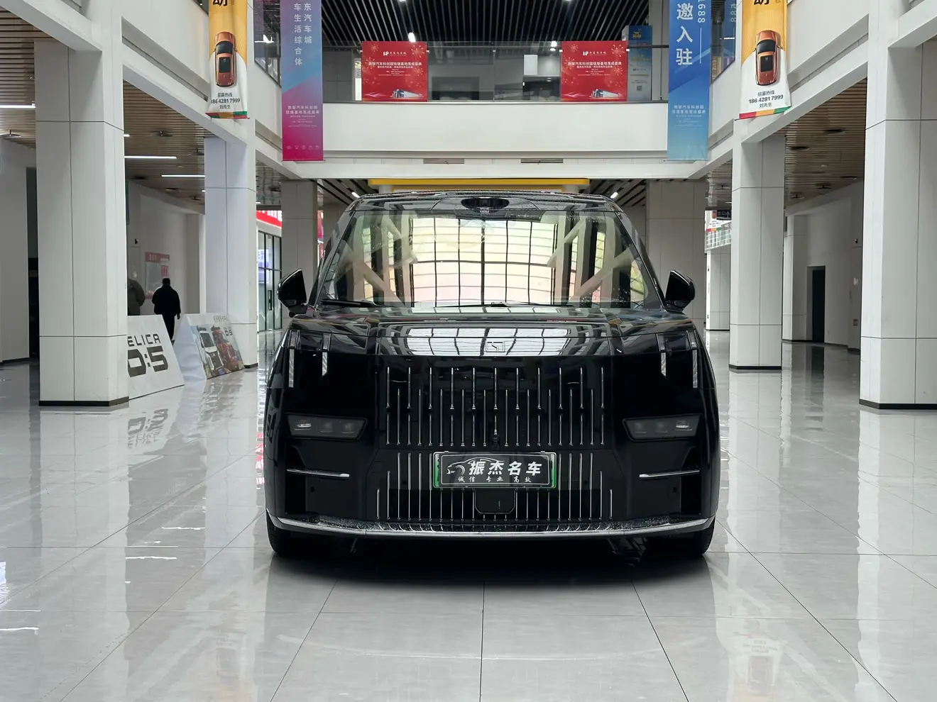 ZEEKR 009  из Китая