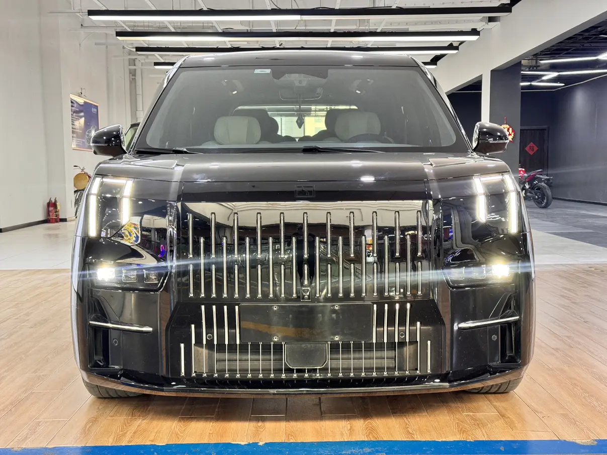 ZEEKR 009  из Китая