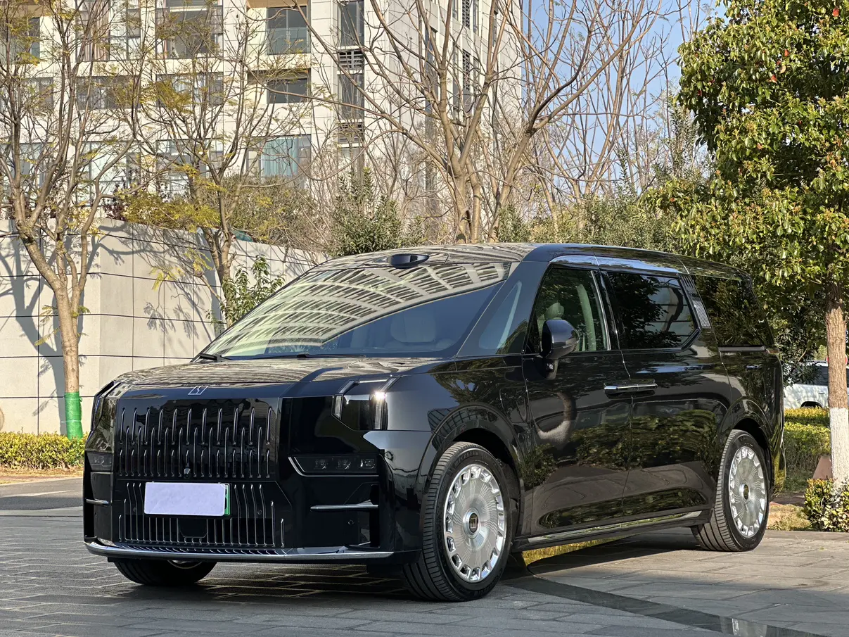 ZEEKR 009  из Китая