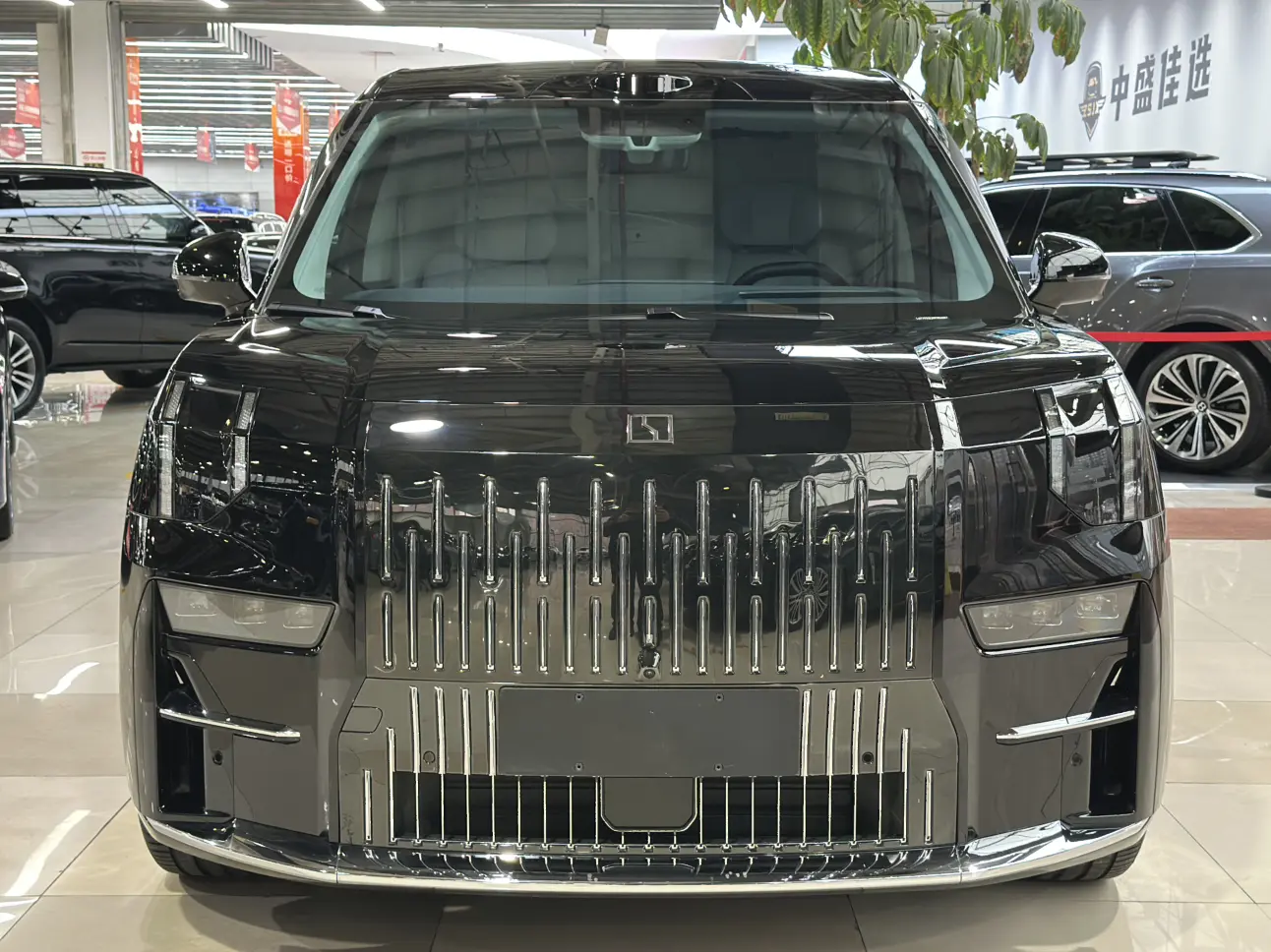 ZEEKR 009  из Китая