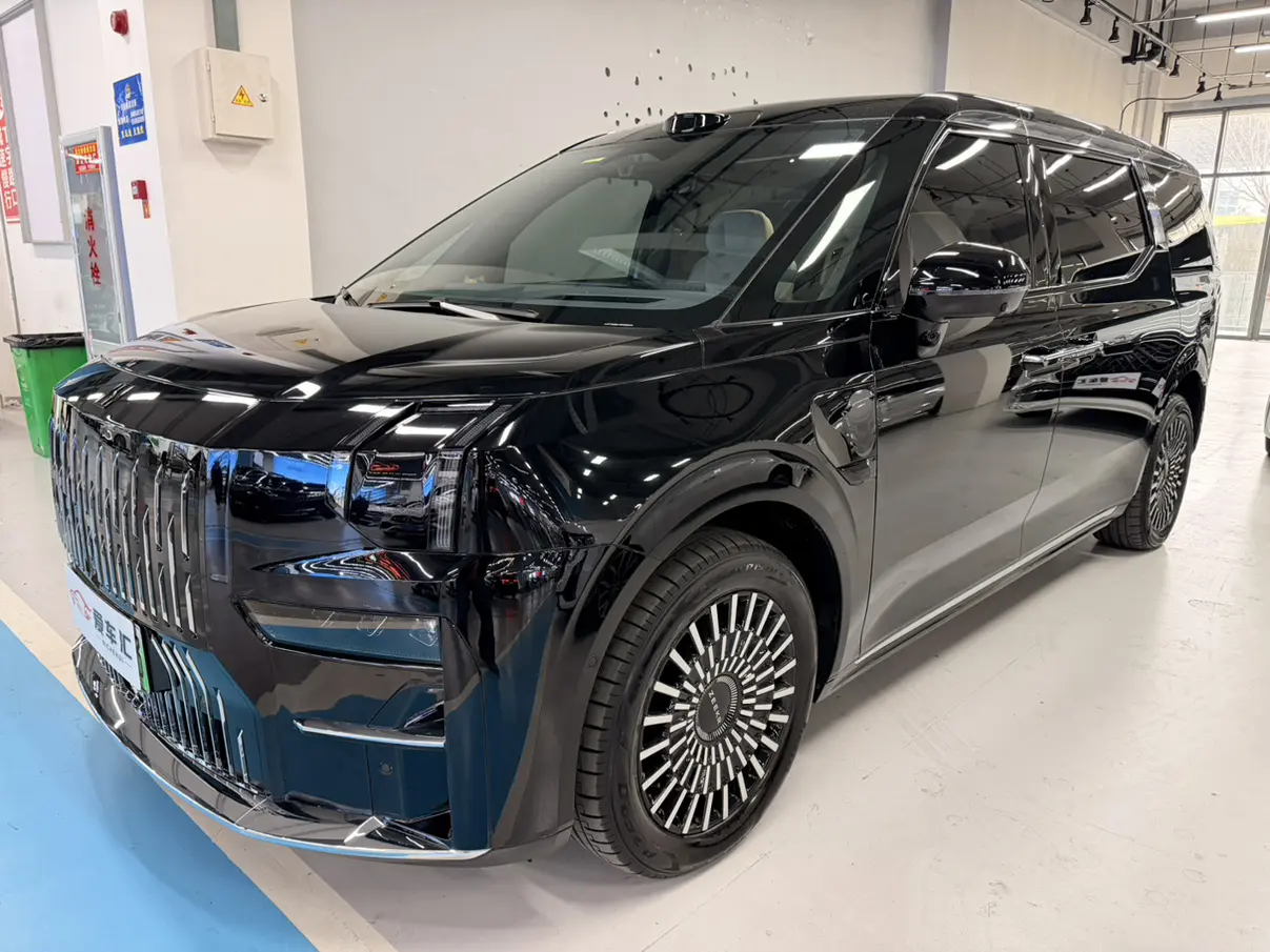 ZEEKR 009  из Китая