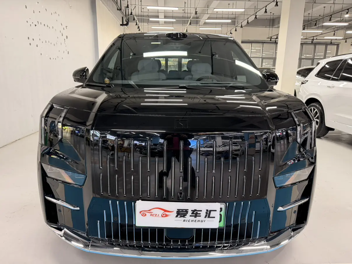 ZEEKR 009  из Китая