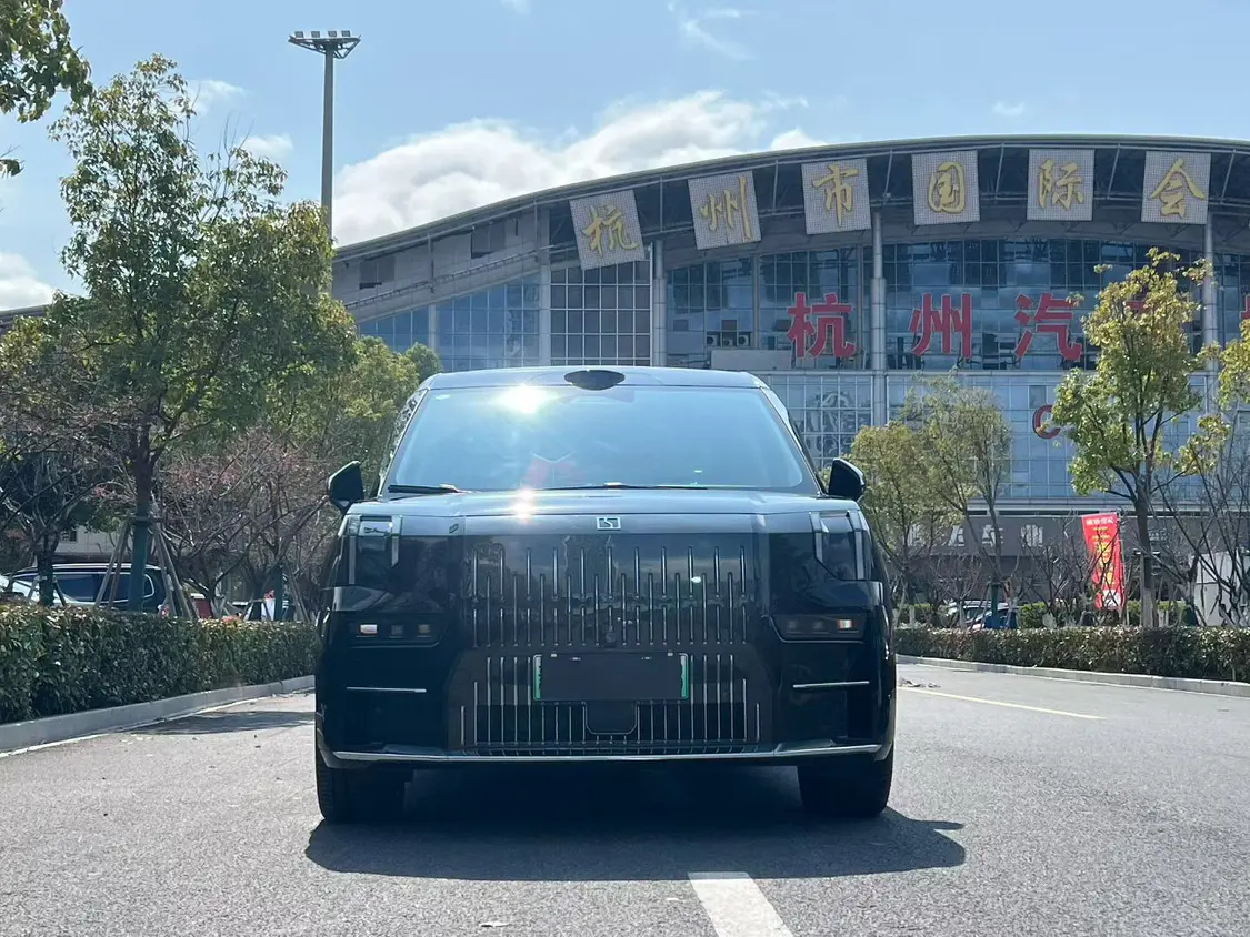 ZEEKR 009  из Китая