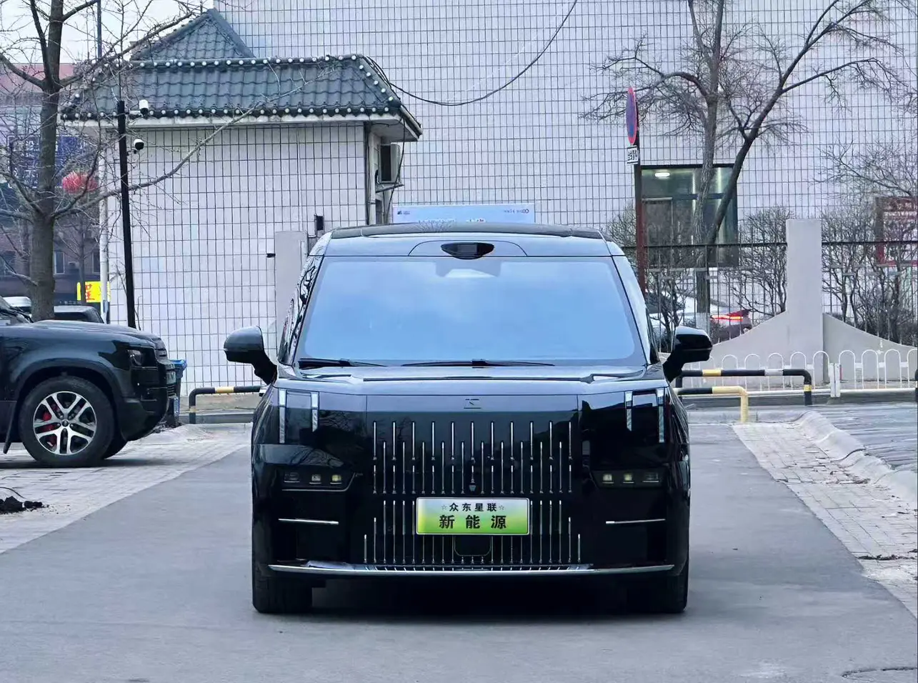 ZEEKR 009  из Китая