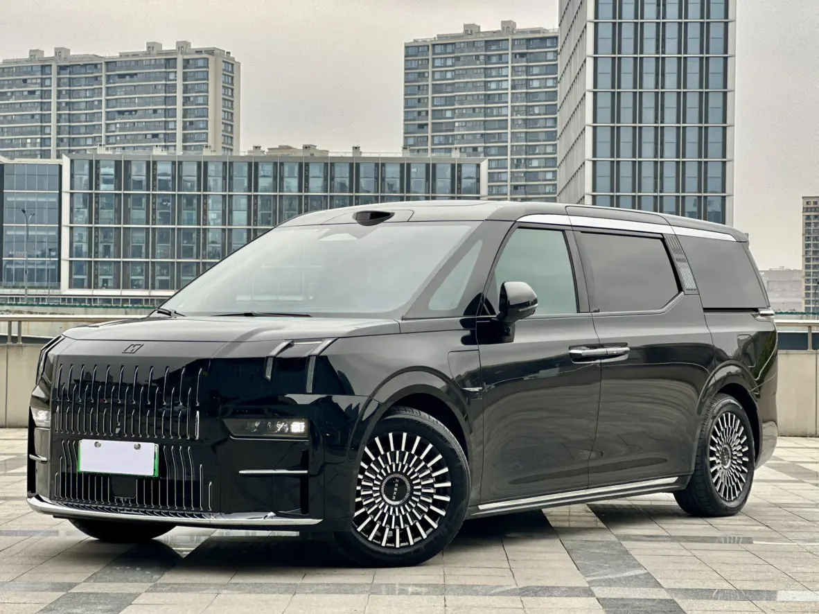 ZEEKR 009  из Китая