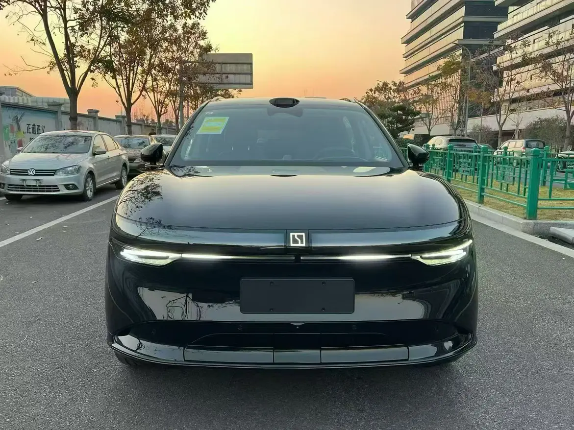 ZEEKR 7X  из Китая