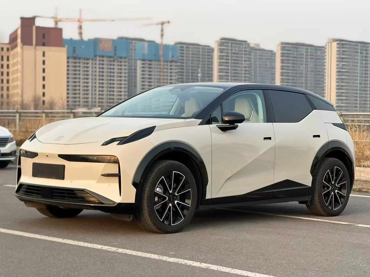 ZEEKR X  из Китая