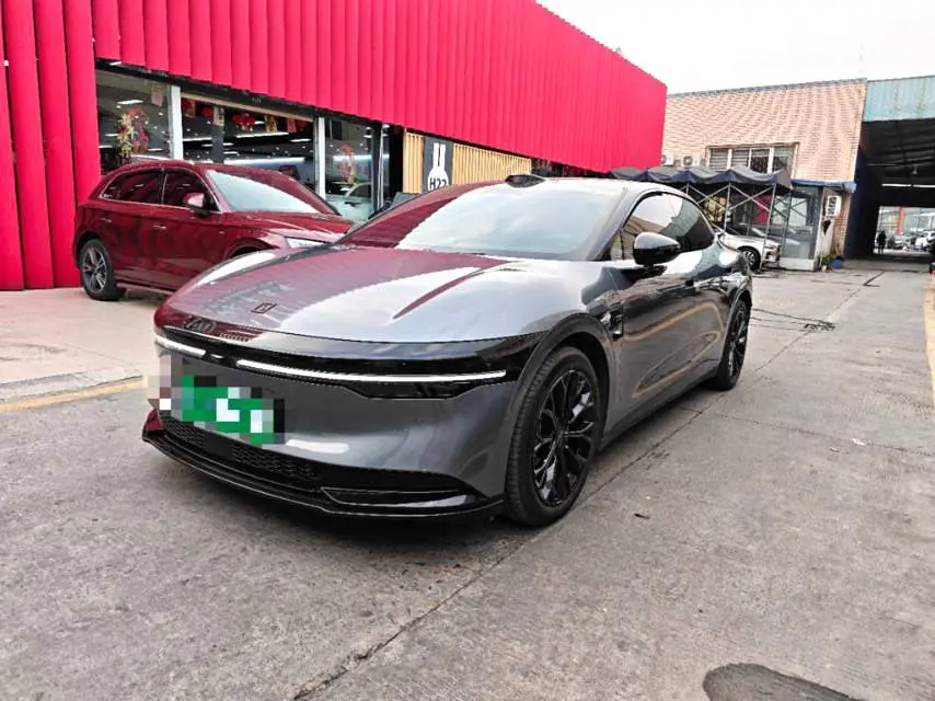 ZEEKR 007  из Китая