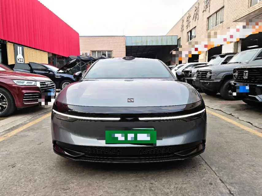 ZEEKR 007  из Китая