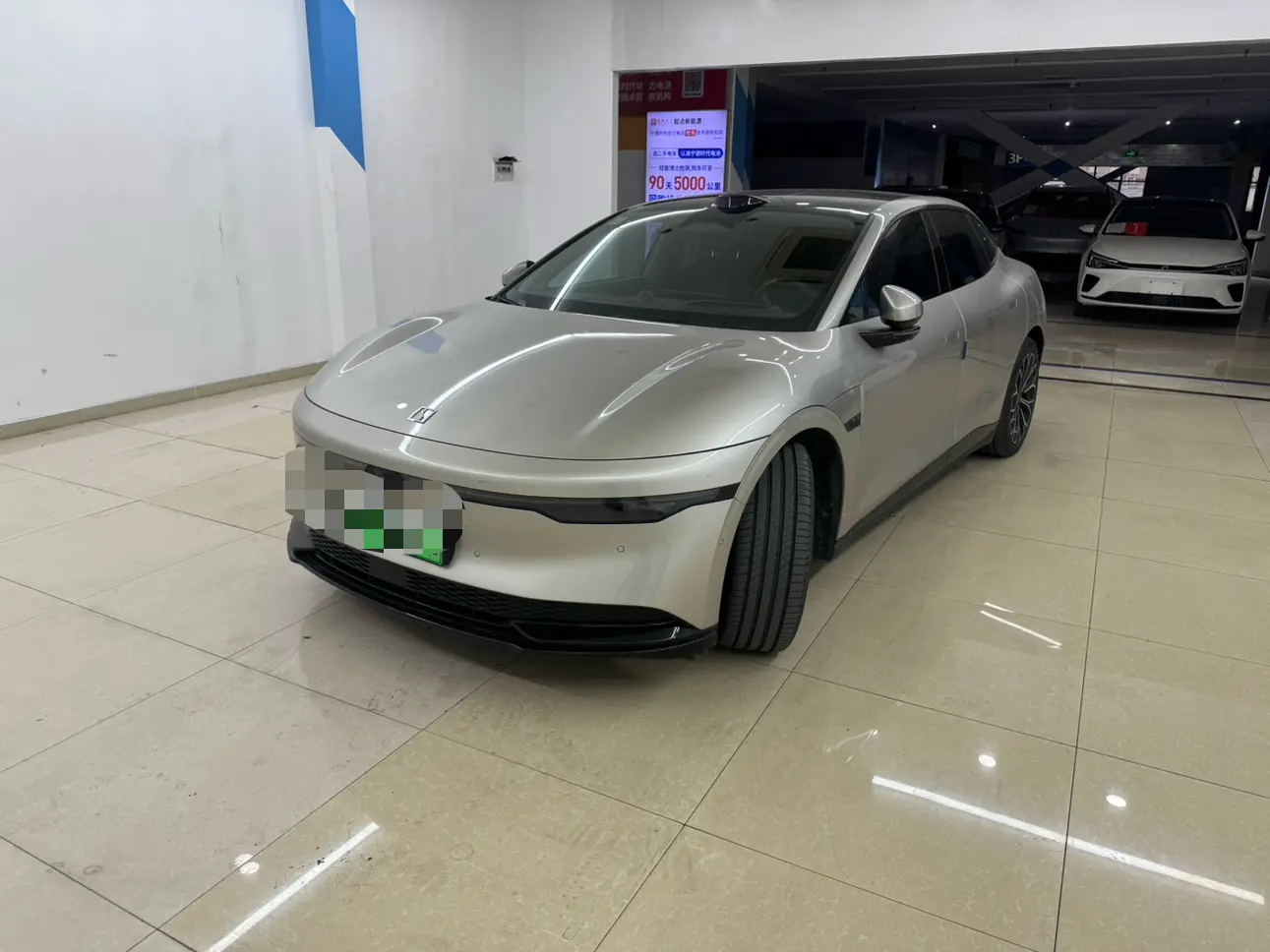 ZEEKR 007  из Китая