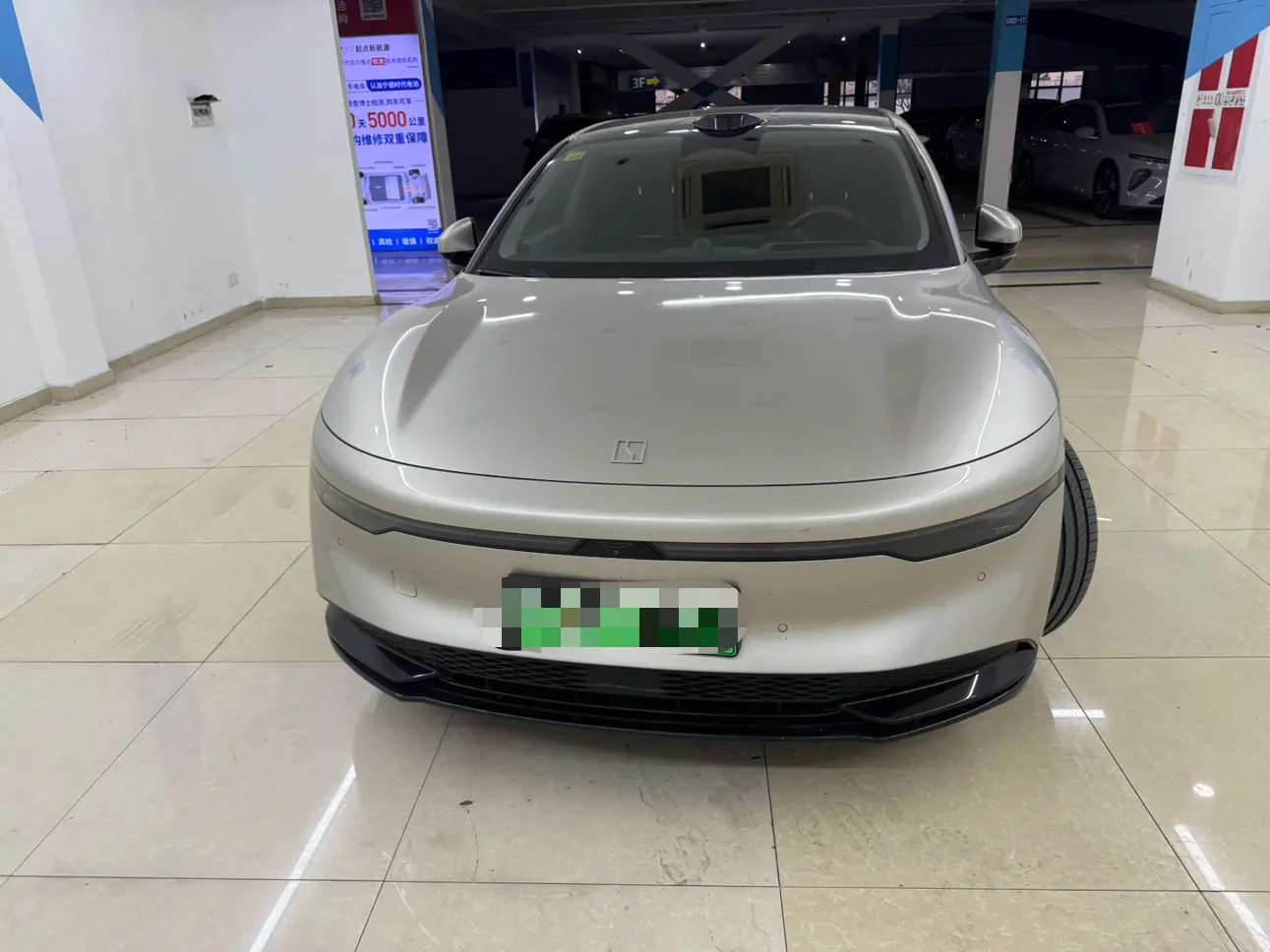 ZEEKR 007  из Китая