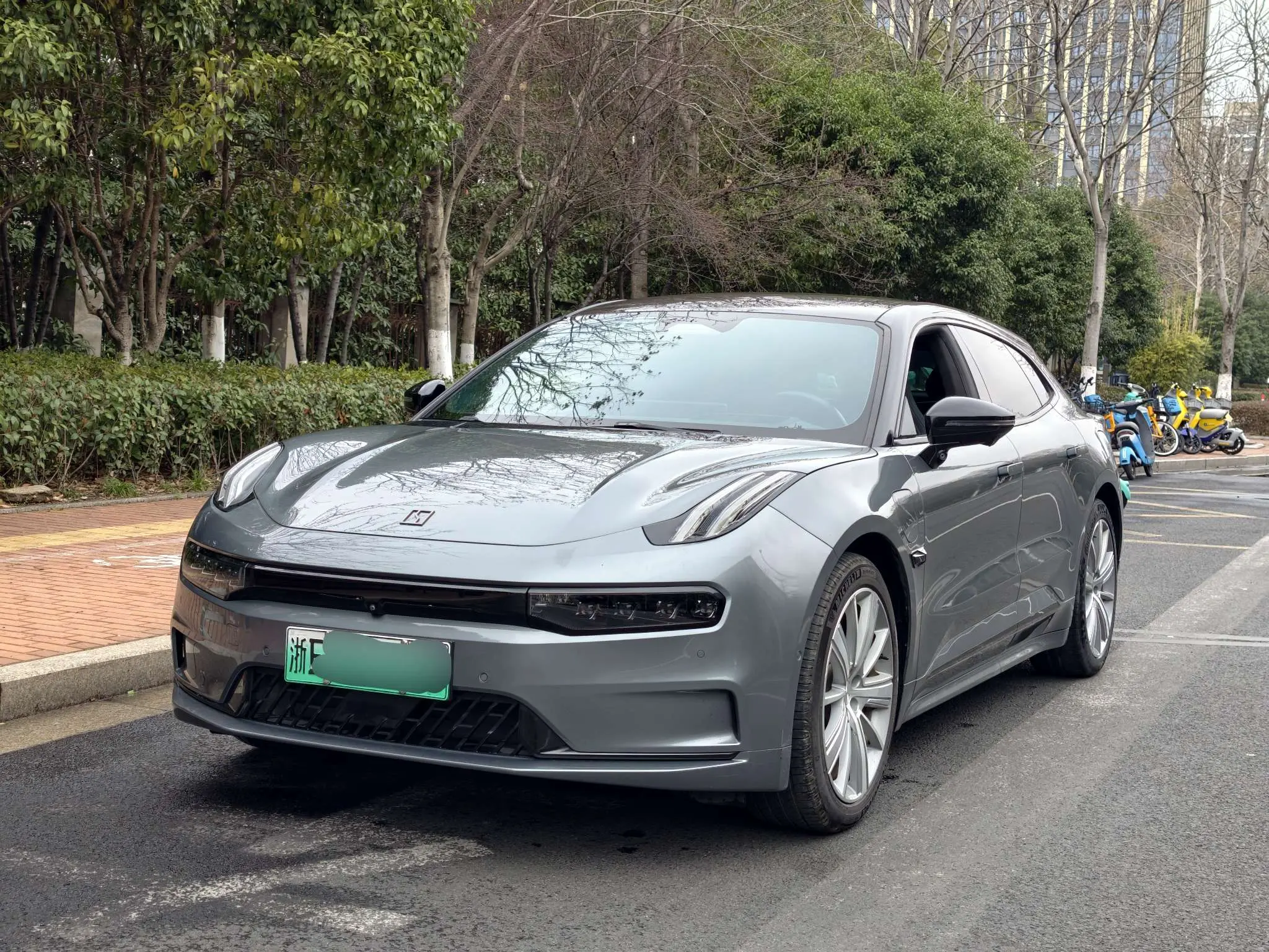 ZEEKR 001  из Китая