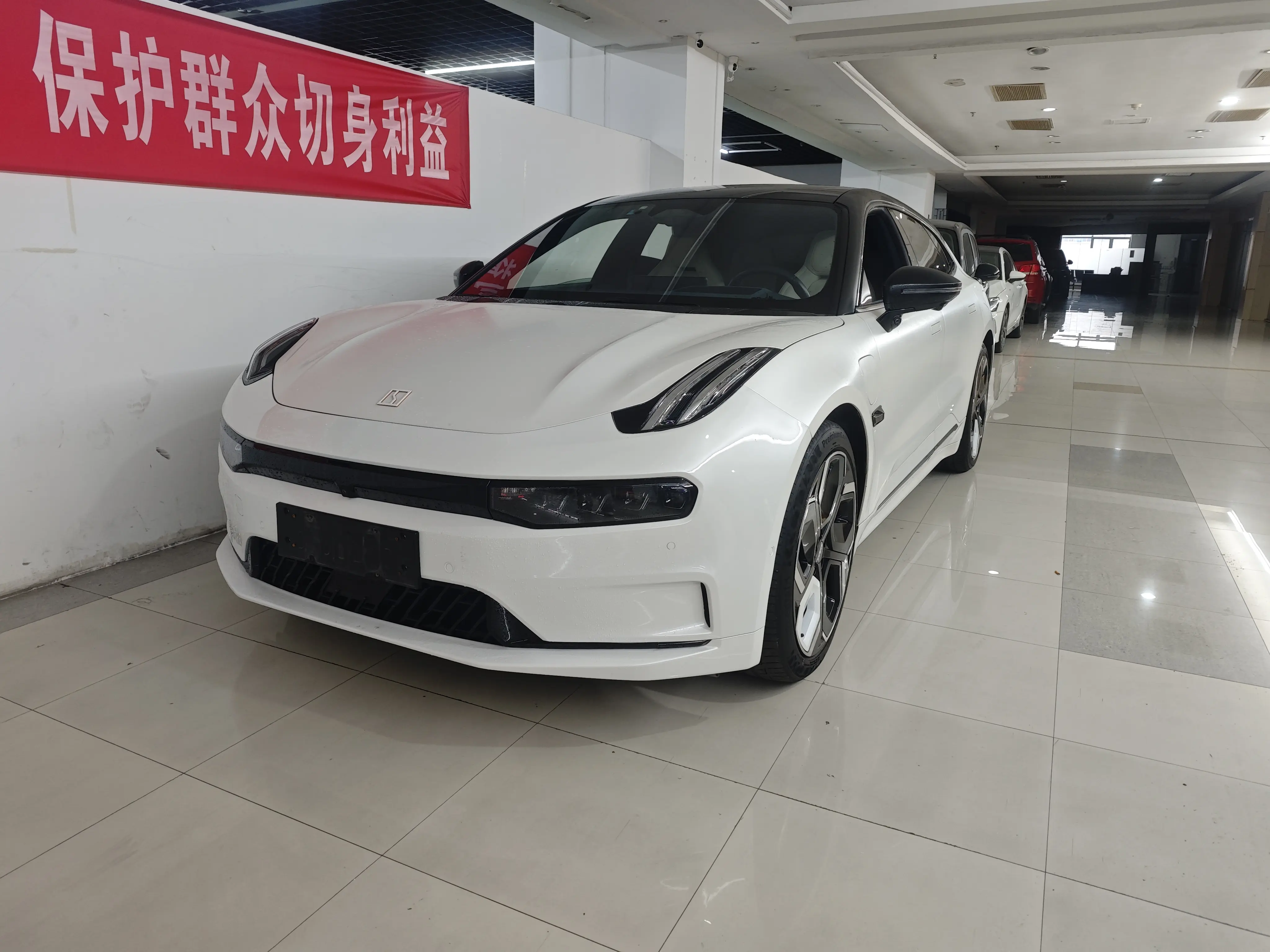 ZEEKR 001  из Китая