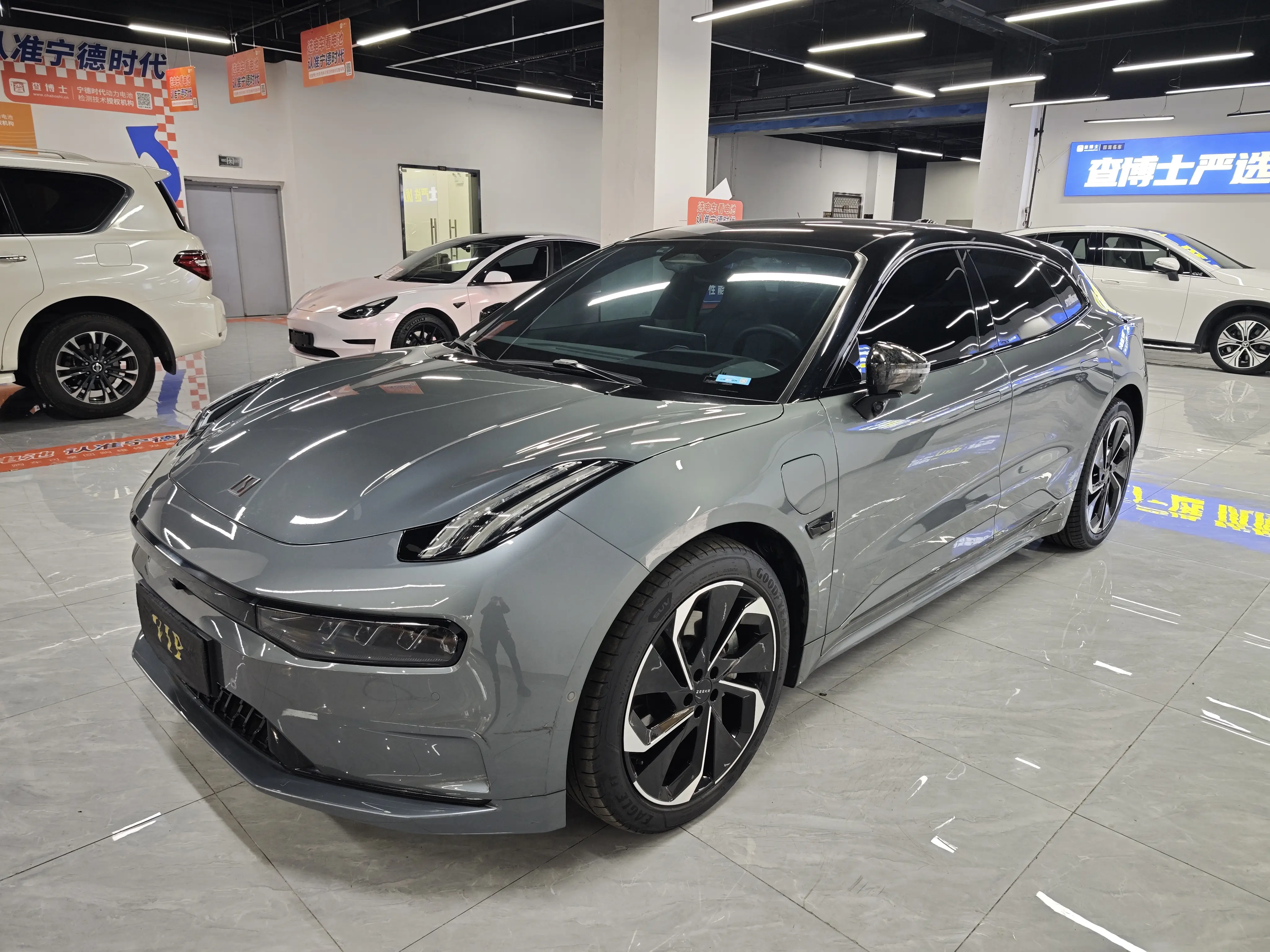 ZEEKR 001  из Китая