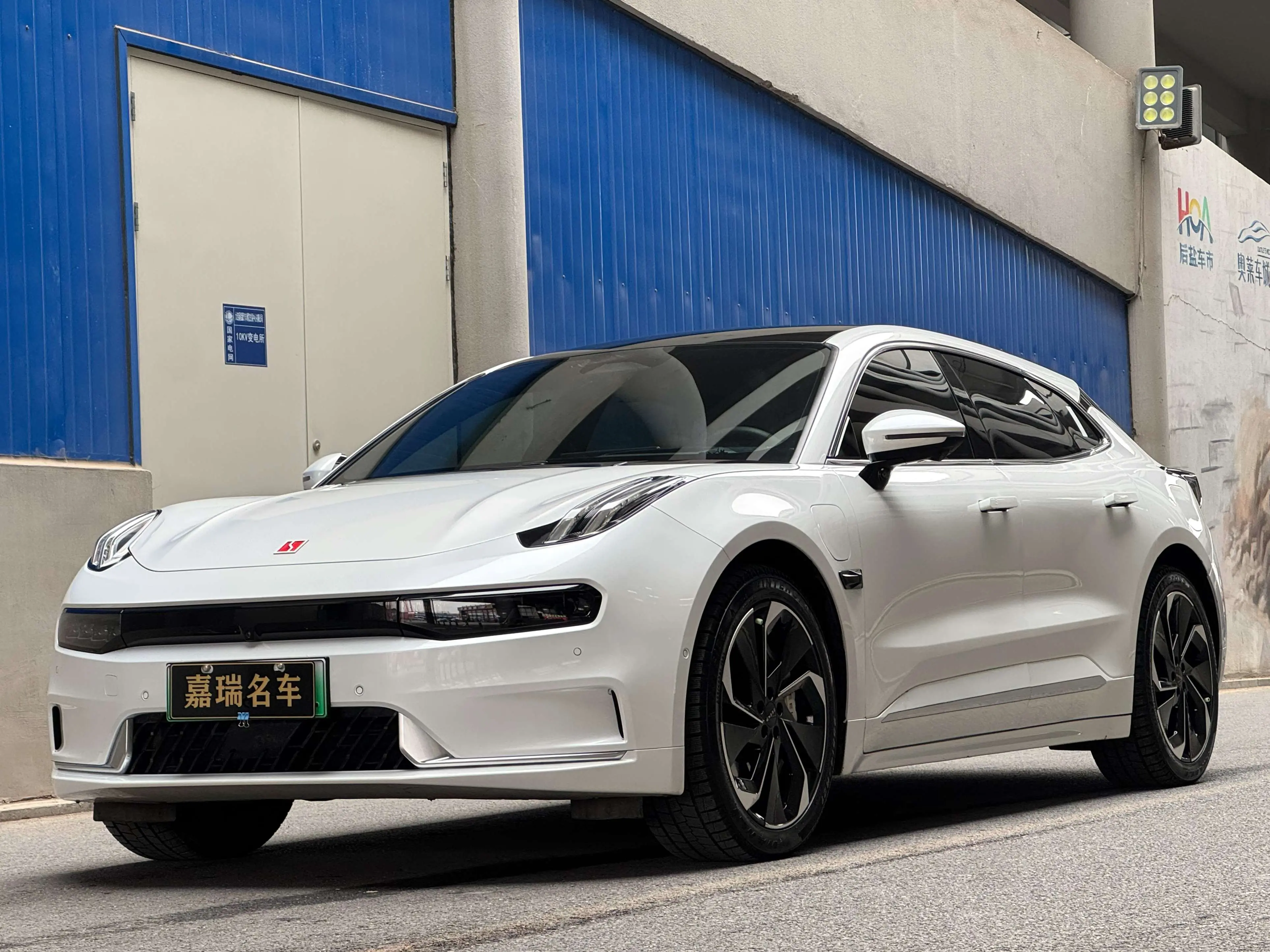 ZEEKR 001  из Китая