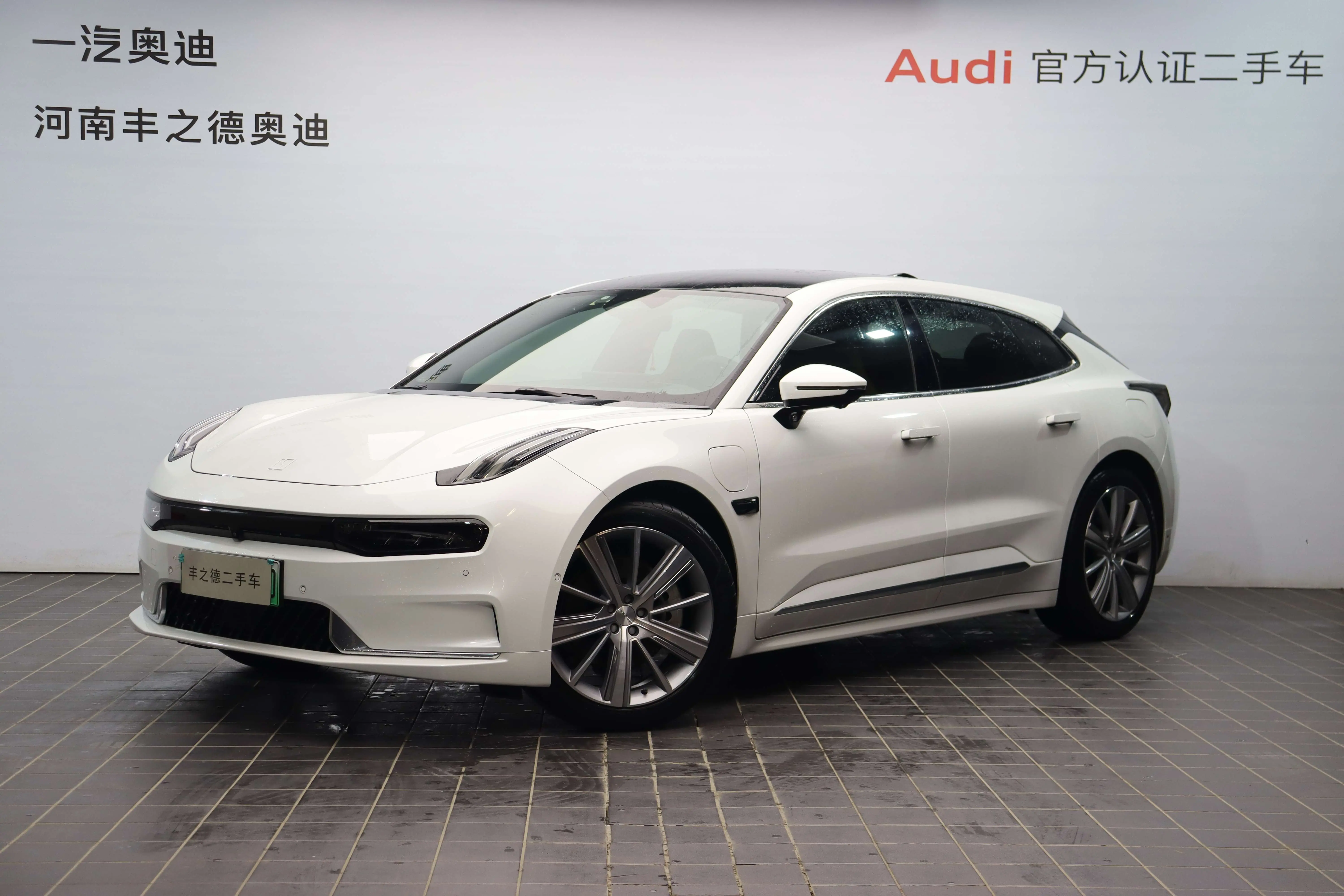 ZEEKR 001  из Китая