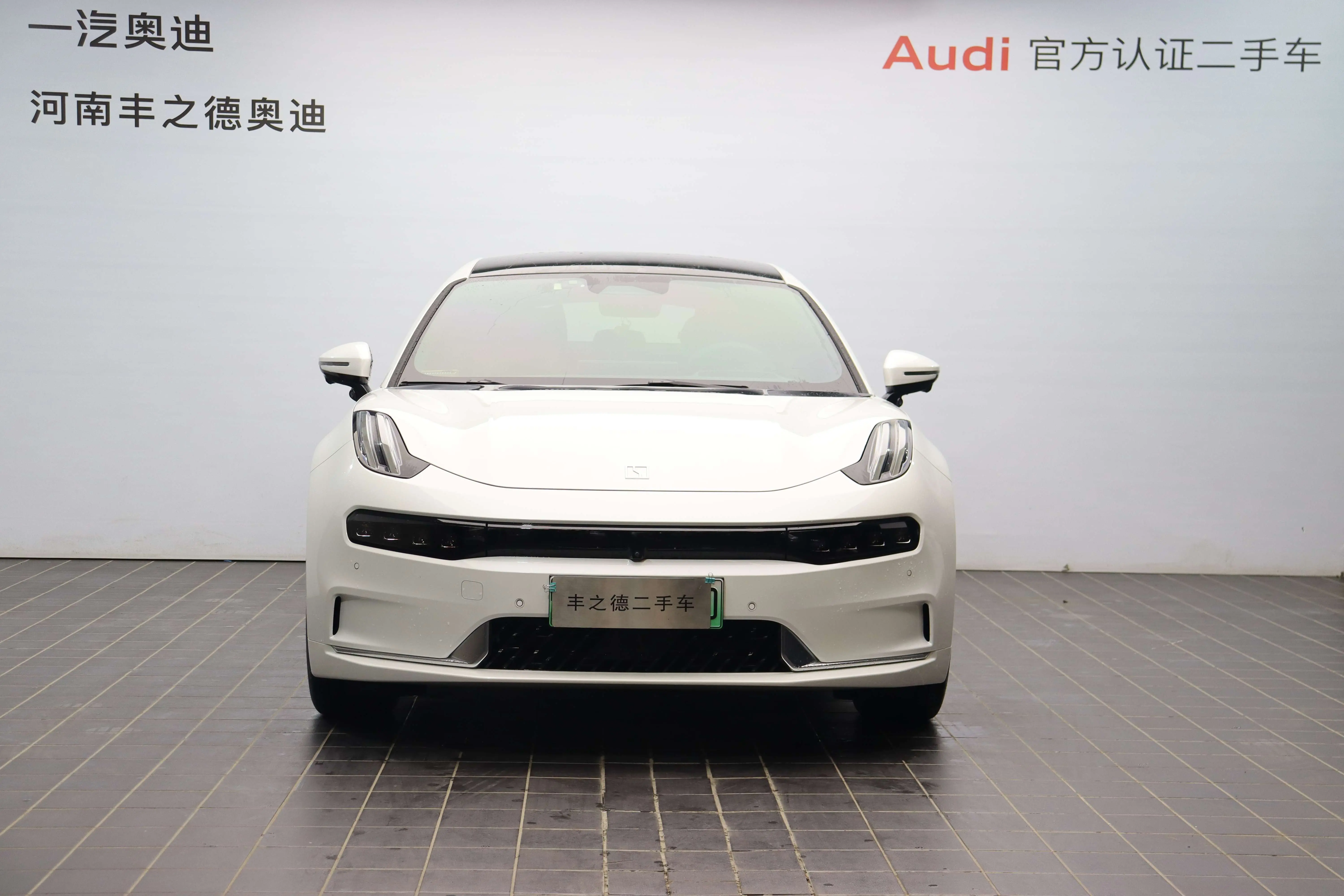 ZEEKR 001  из Китая