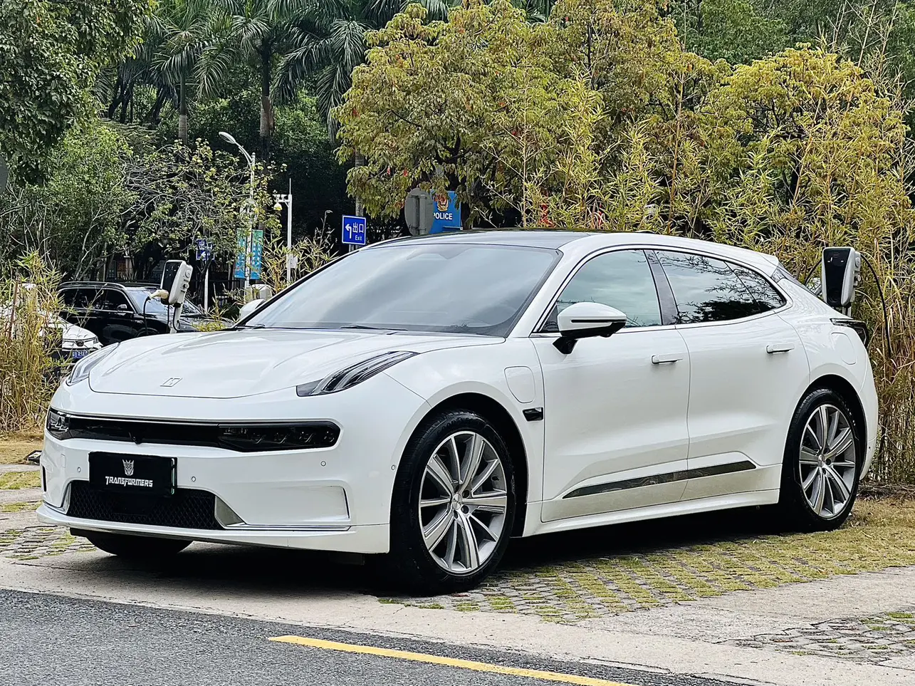 ZEEKR 001  из Китая