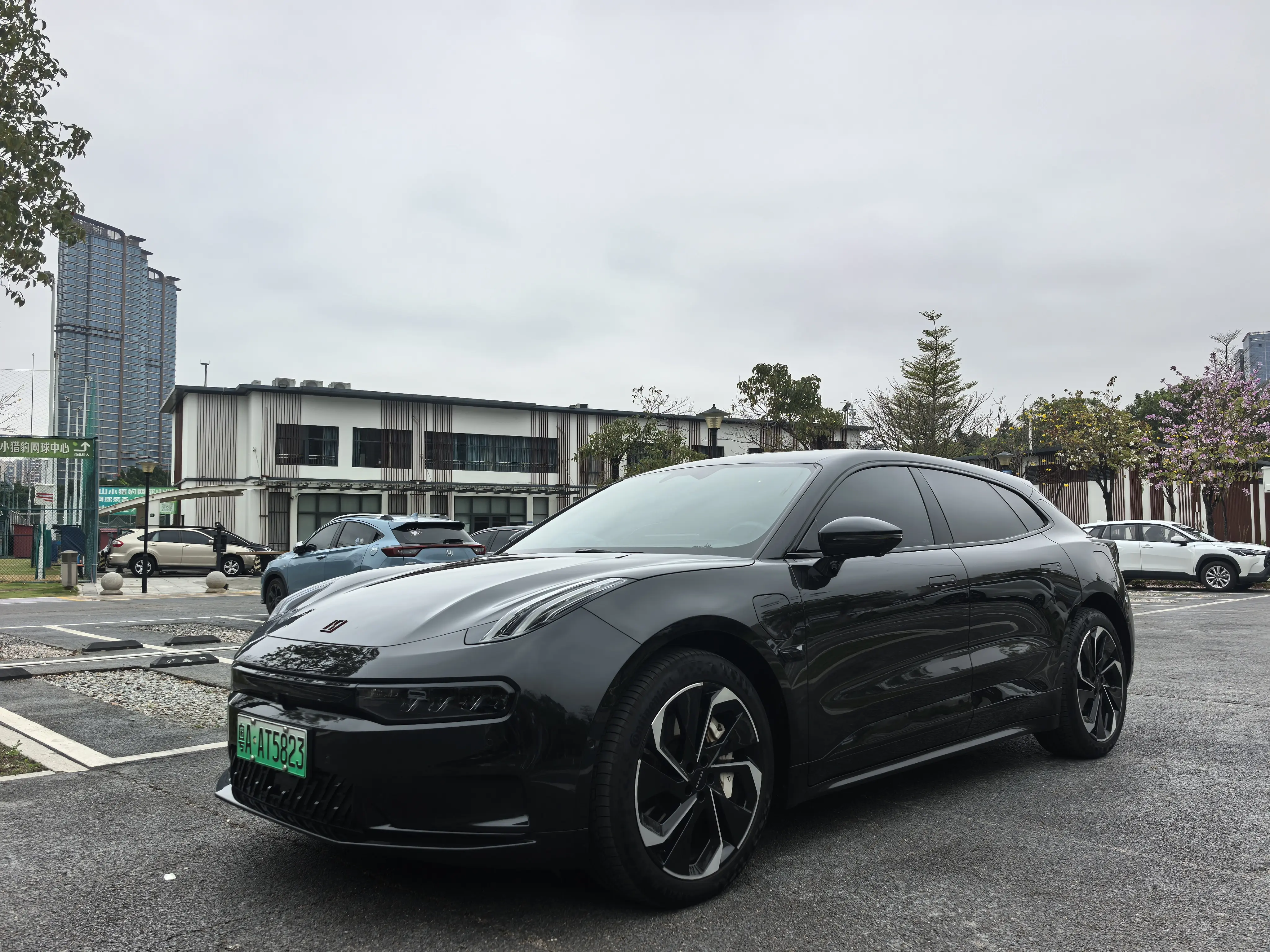 ZEEKR 001  из Китая