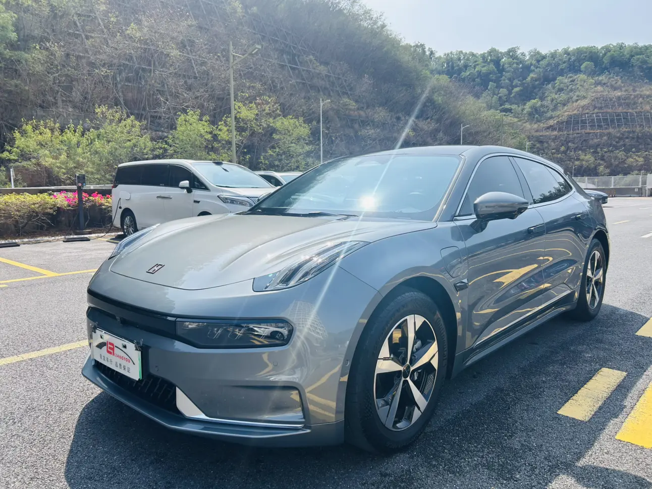 ZEEKR 001  из Китая