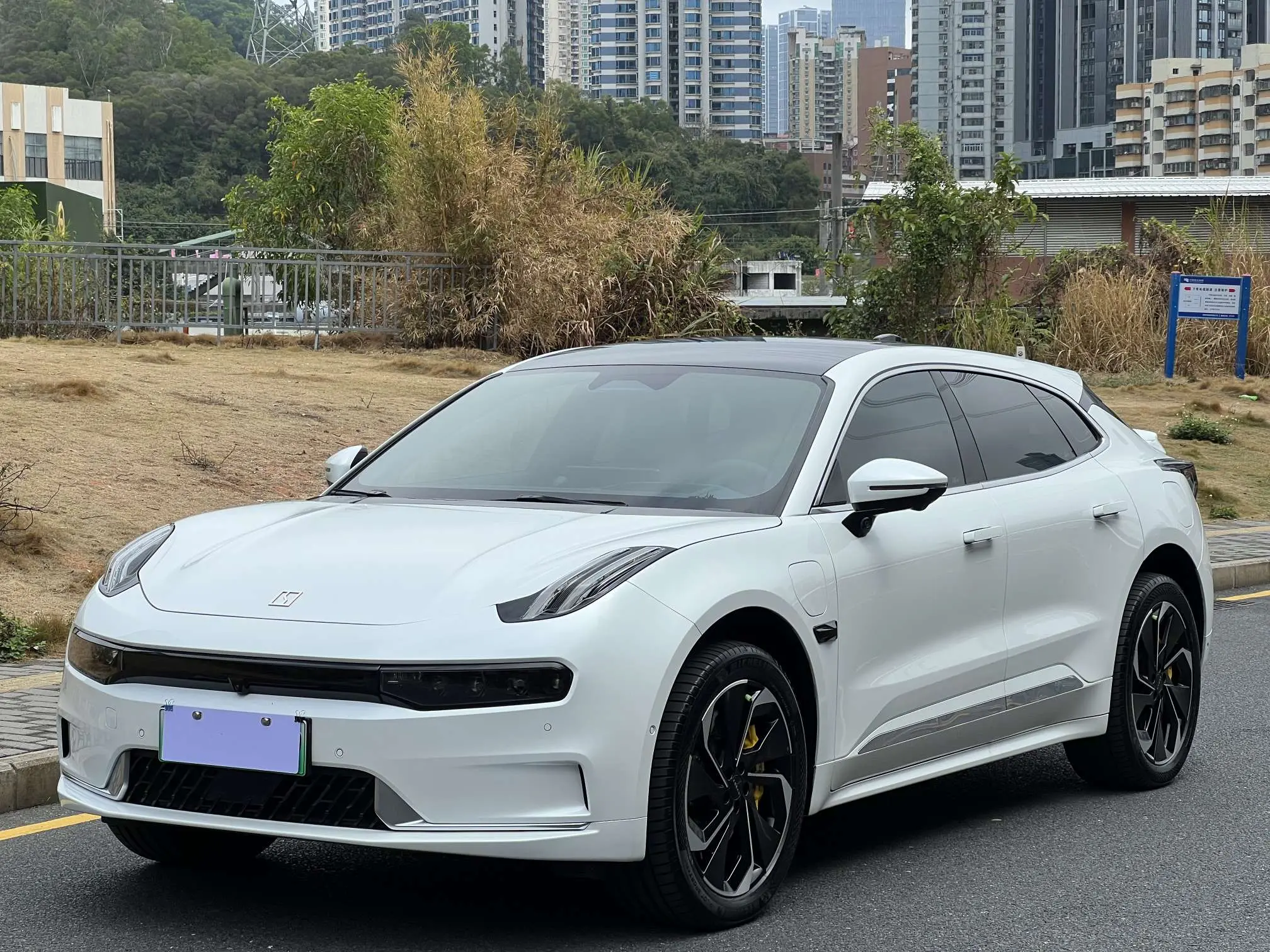 ZEEKR 001  из Китая