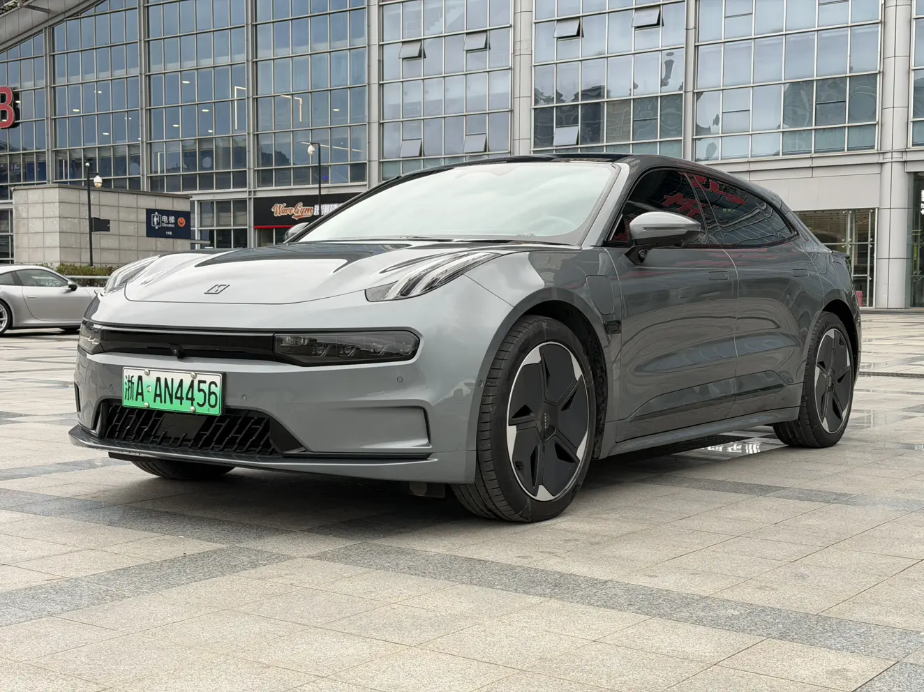 ZEEKR 001  из Китая