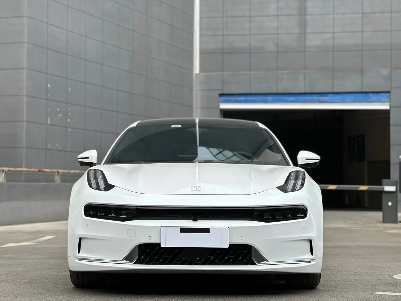 ZEEKR 001  из Китая