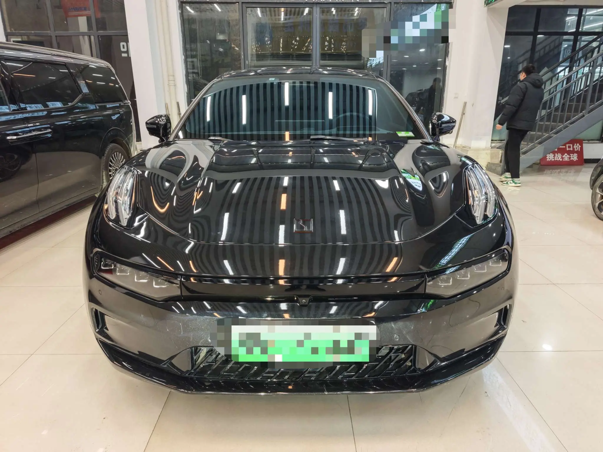 ZEEKR 001  из Китая