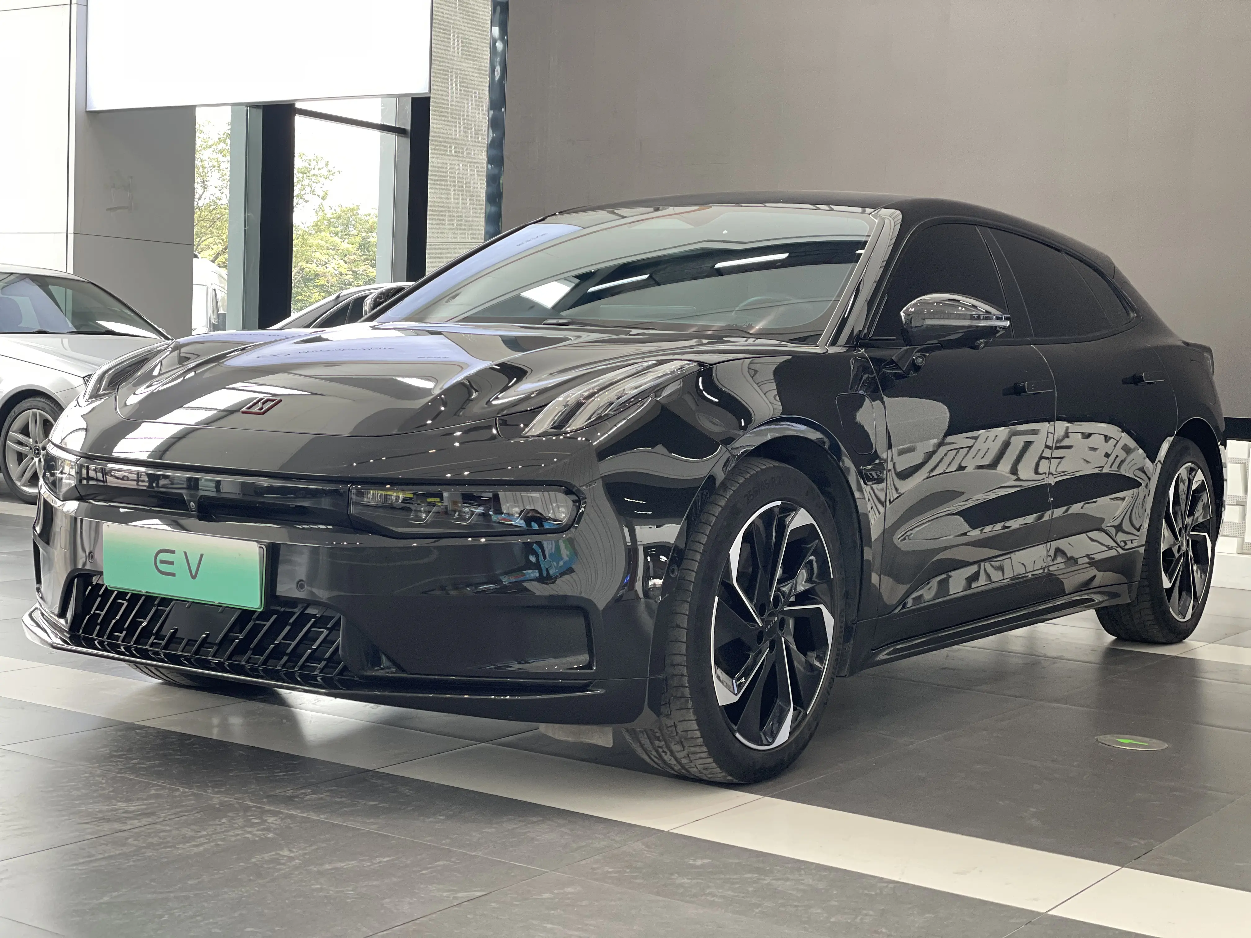 ZEEKR 001  из Китая