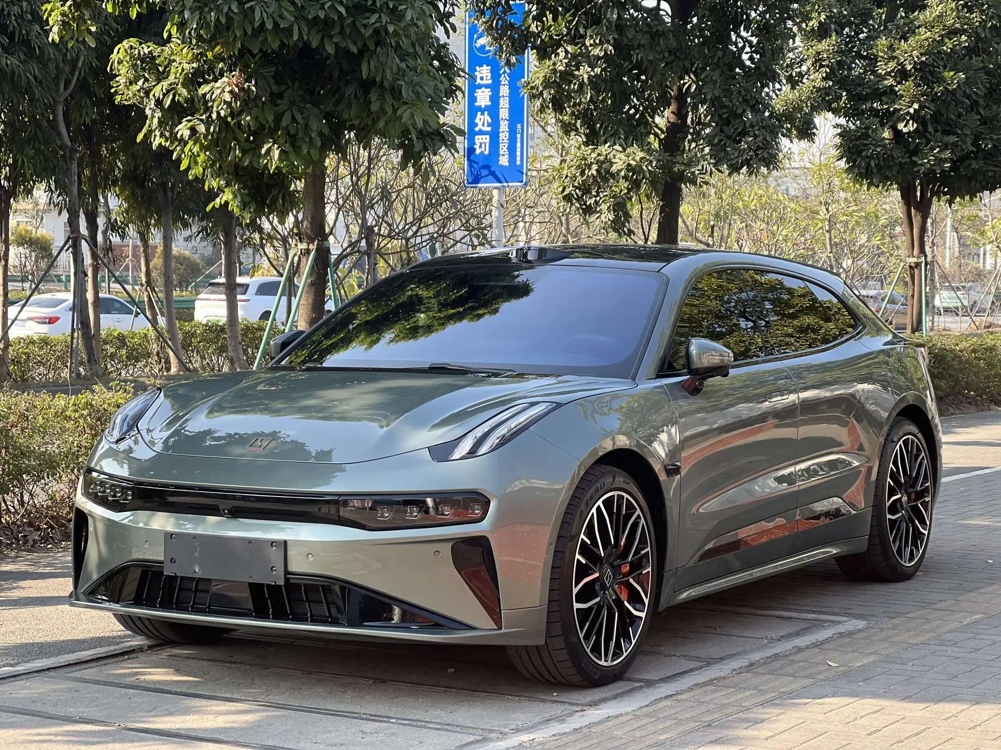 ZEEKR 001  из Китая