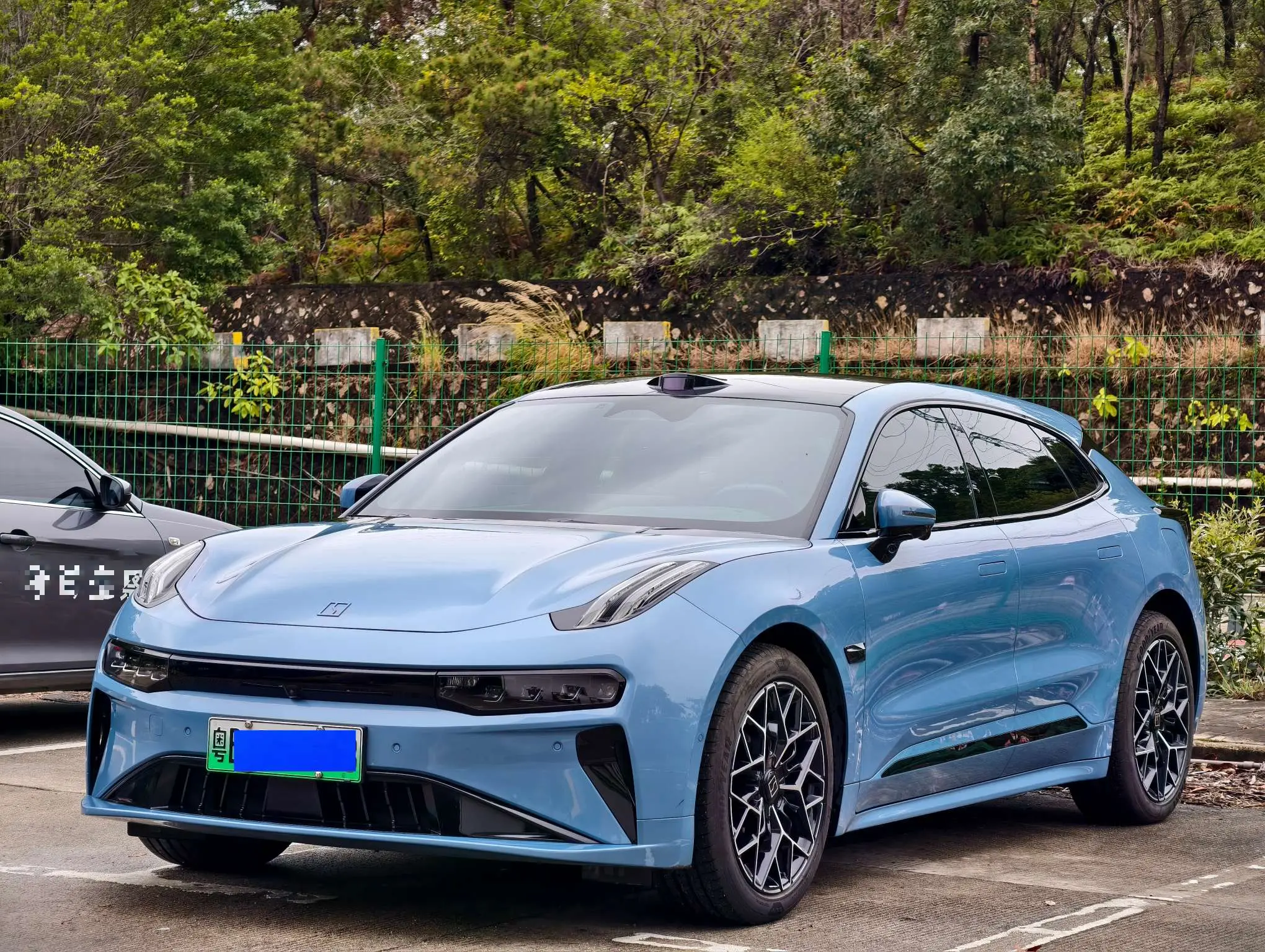 ZEEKR 001  из Китая