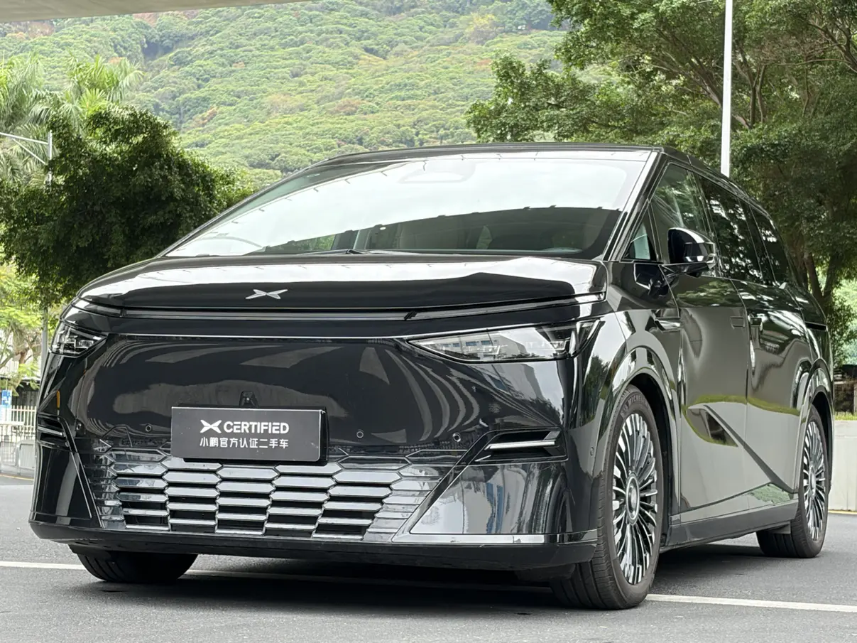 Xpeng X9  из Китая