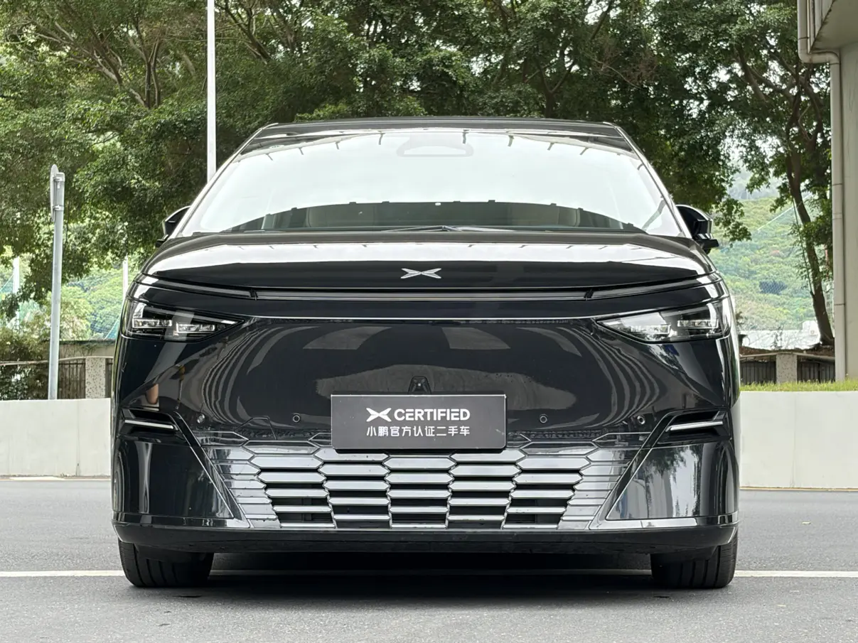 Xpeng X9  из Китая